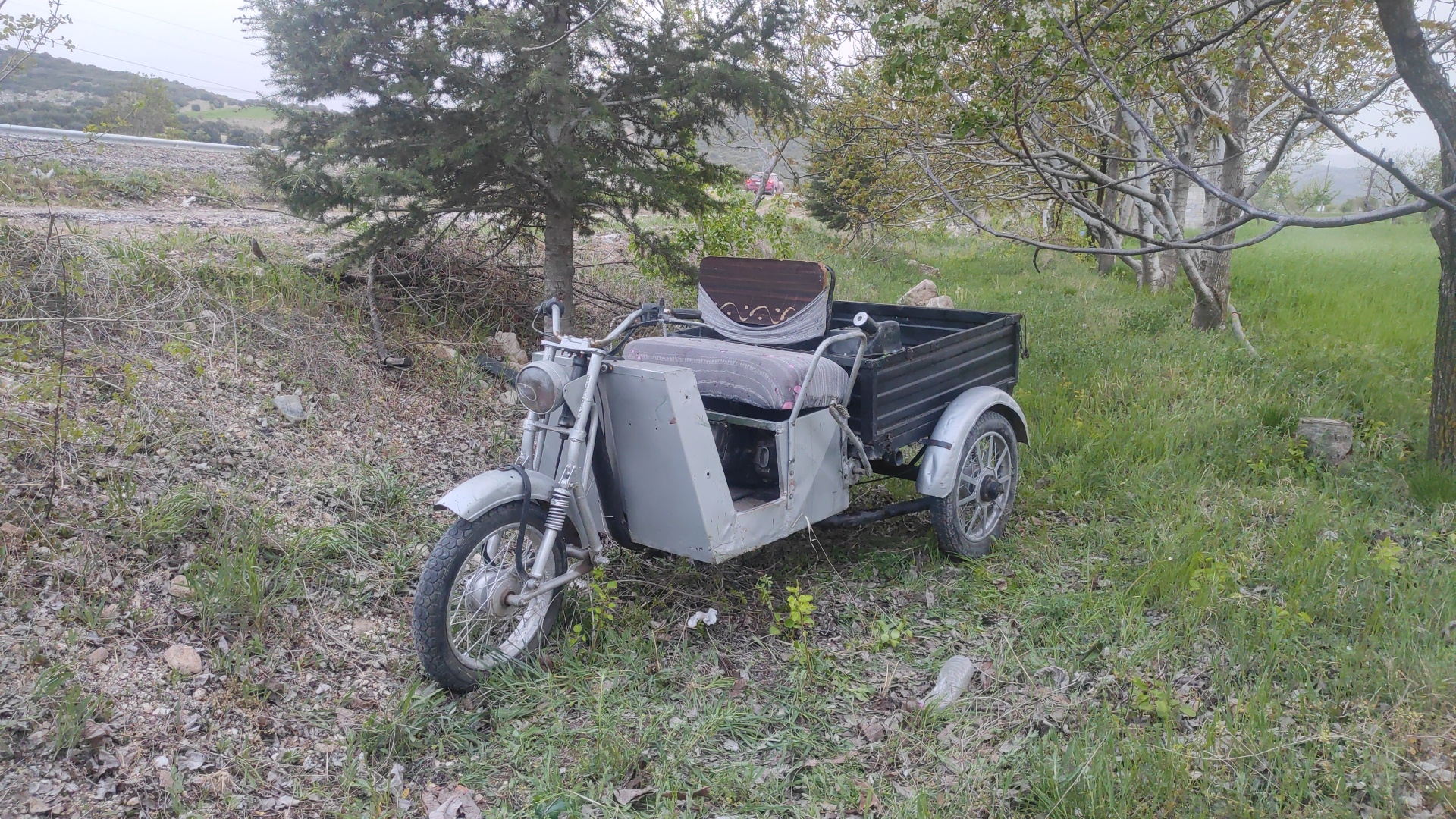 Motosiklet şarampole devrildi: 1 yaralı
