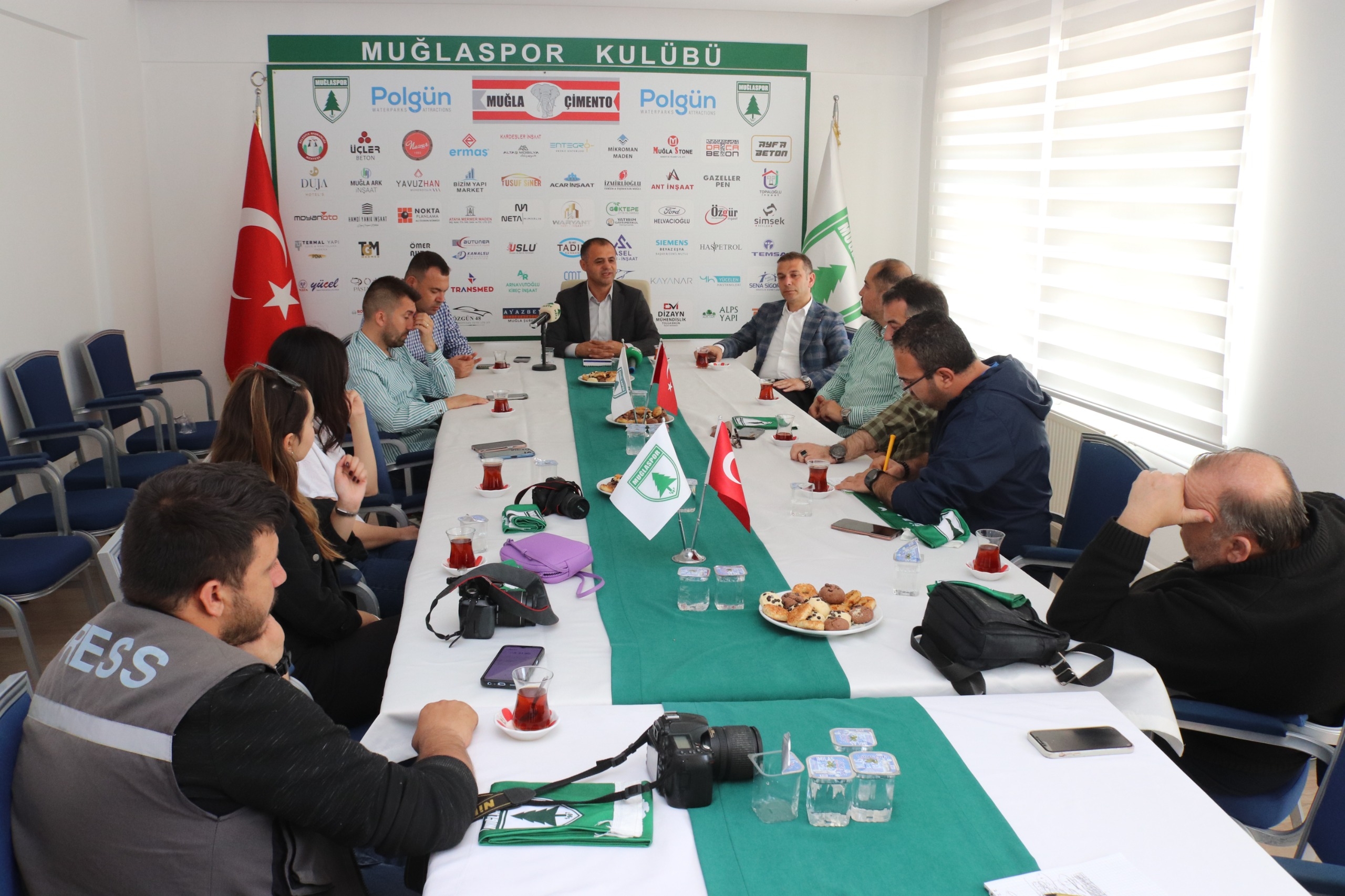 Muğlaspor'dan bayrak çağrısı