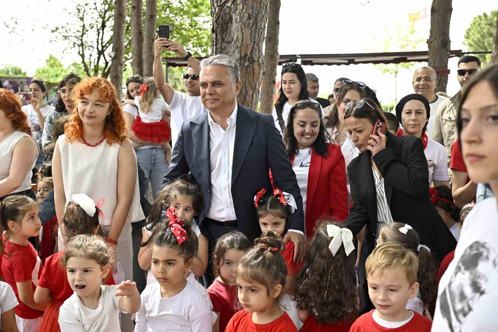 Muratpaşa'da 23 Nisan coşkusu