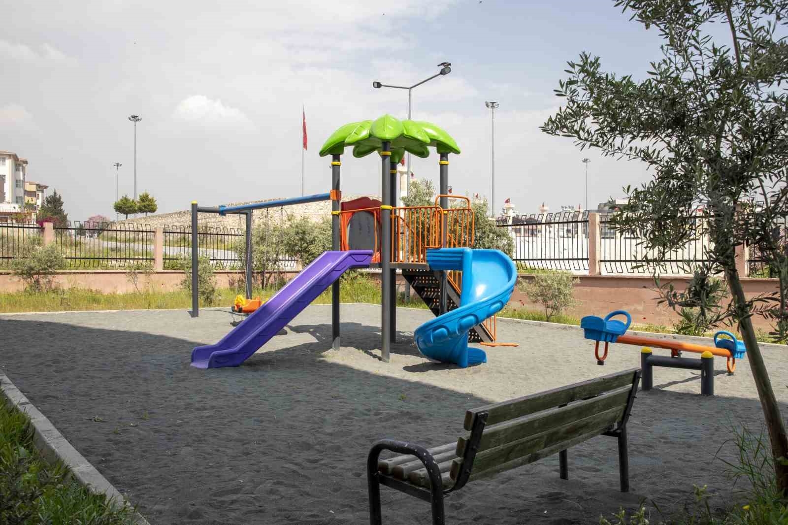 Okul ve mahallelere çocuk oyun grupları kurdu