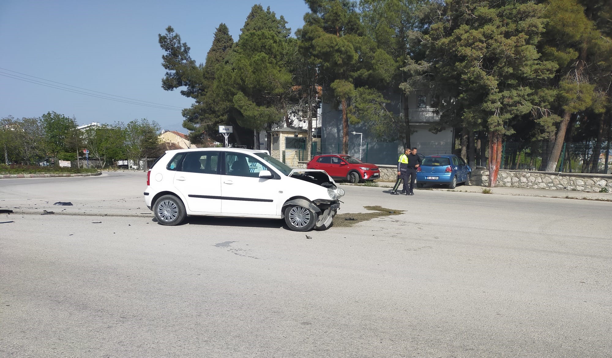 Otomobiller çarpıştı: 1 yaralı