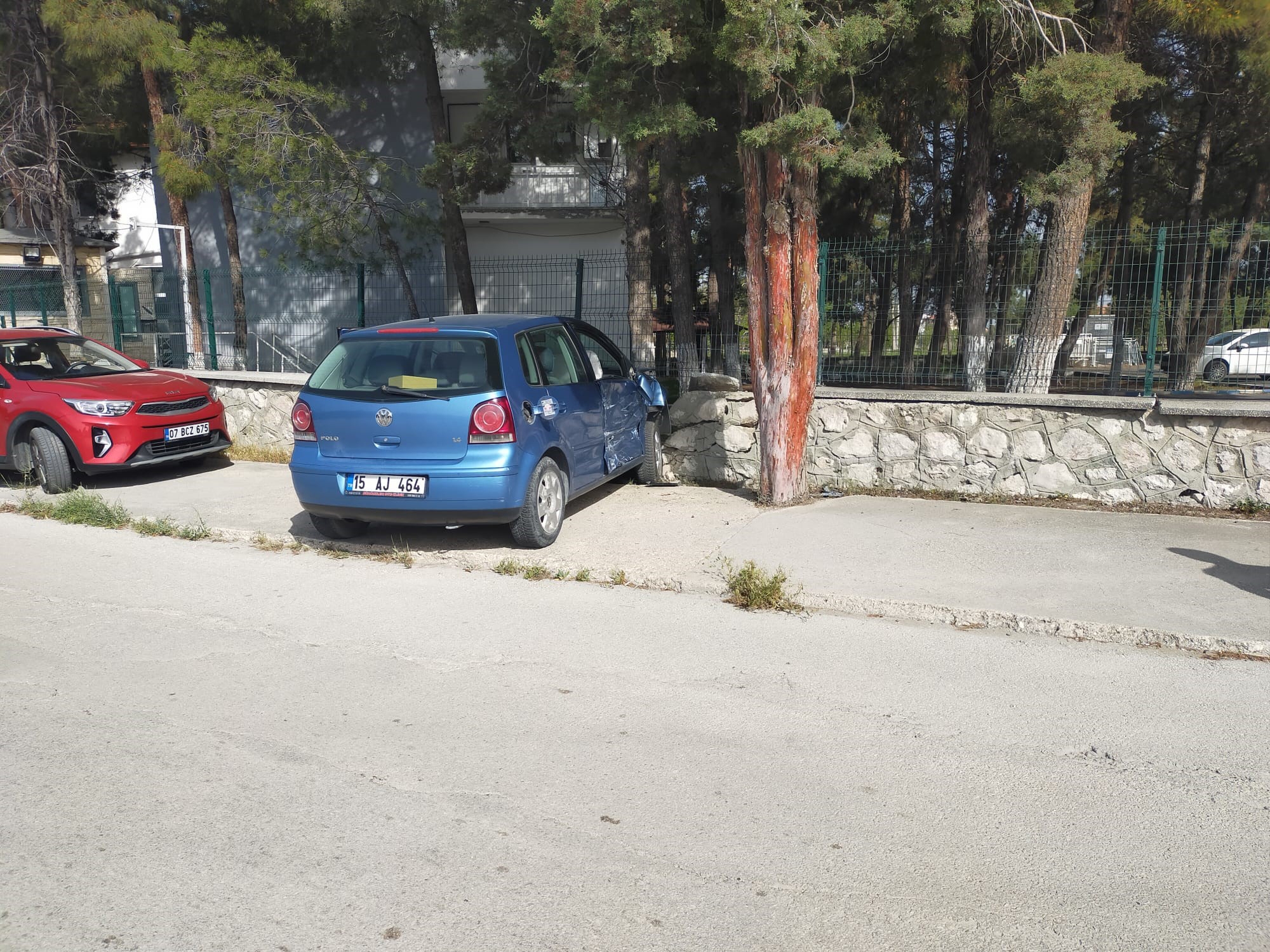 Otomobiller çarpıştı: 1 yaralı