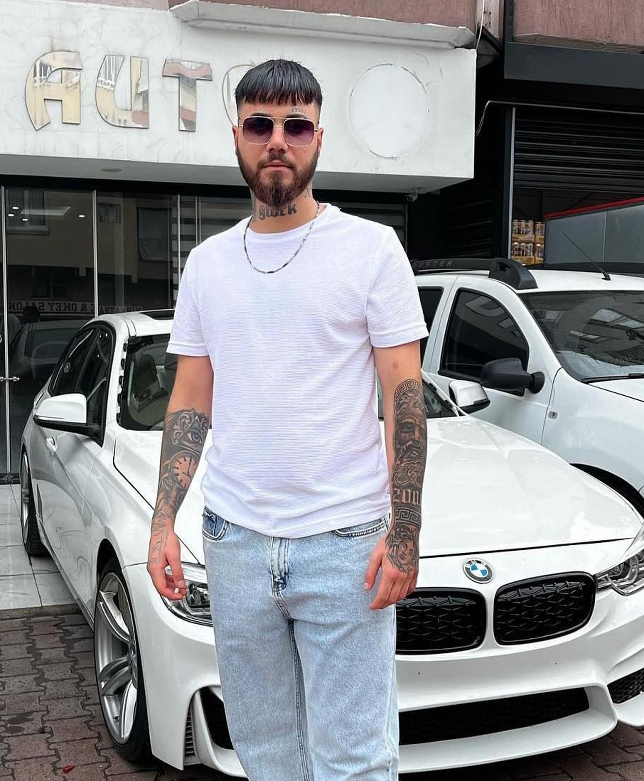 Parkta tabancayla vurularak öldürüldü