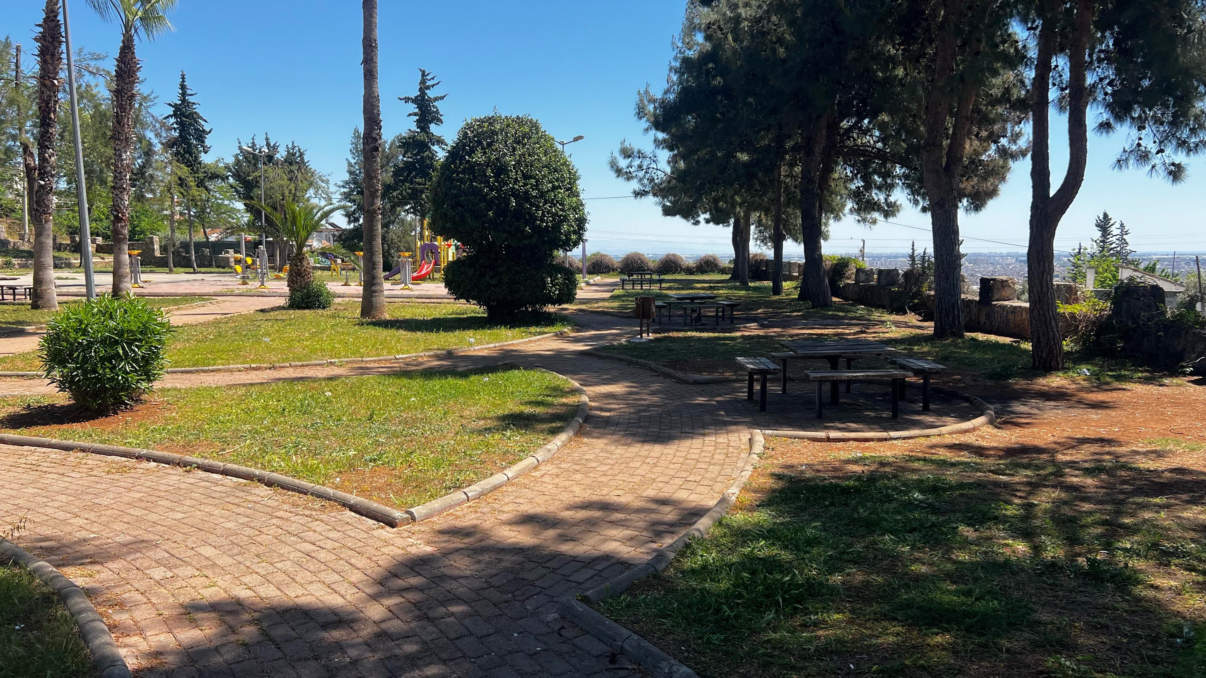 Parkta tabancayla vurularak öldürüldü