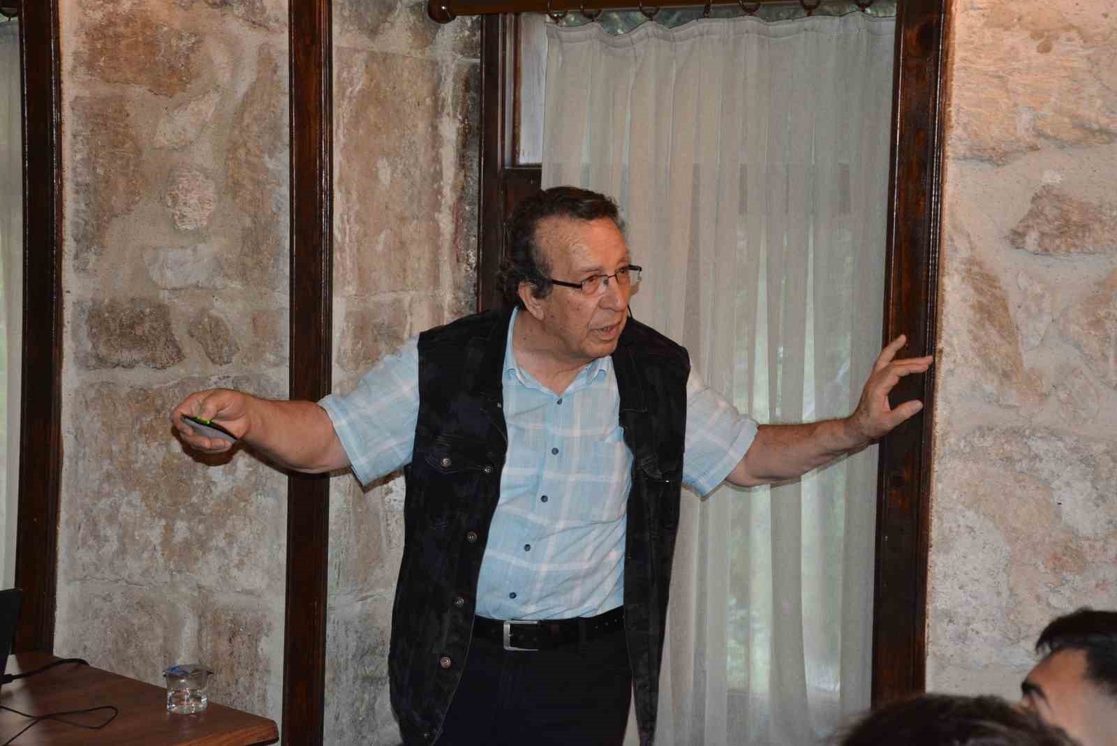 Ressam Mehmet Bal Mersin'de anıldı