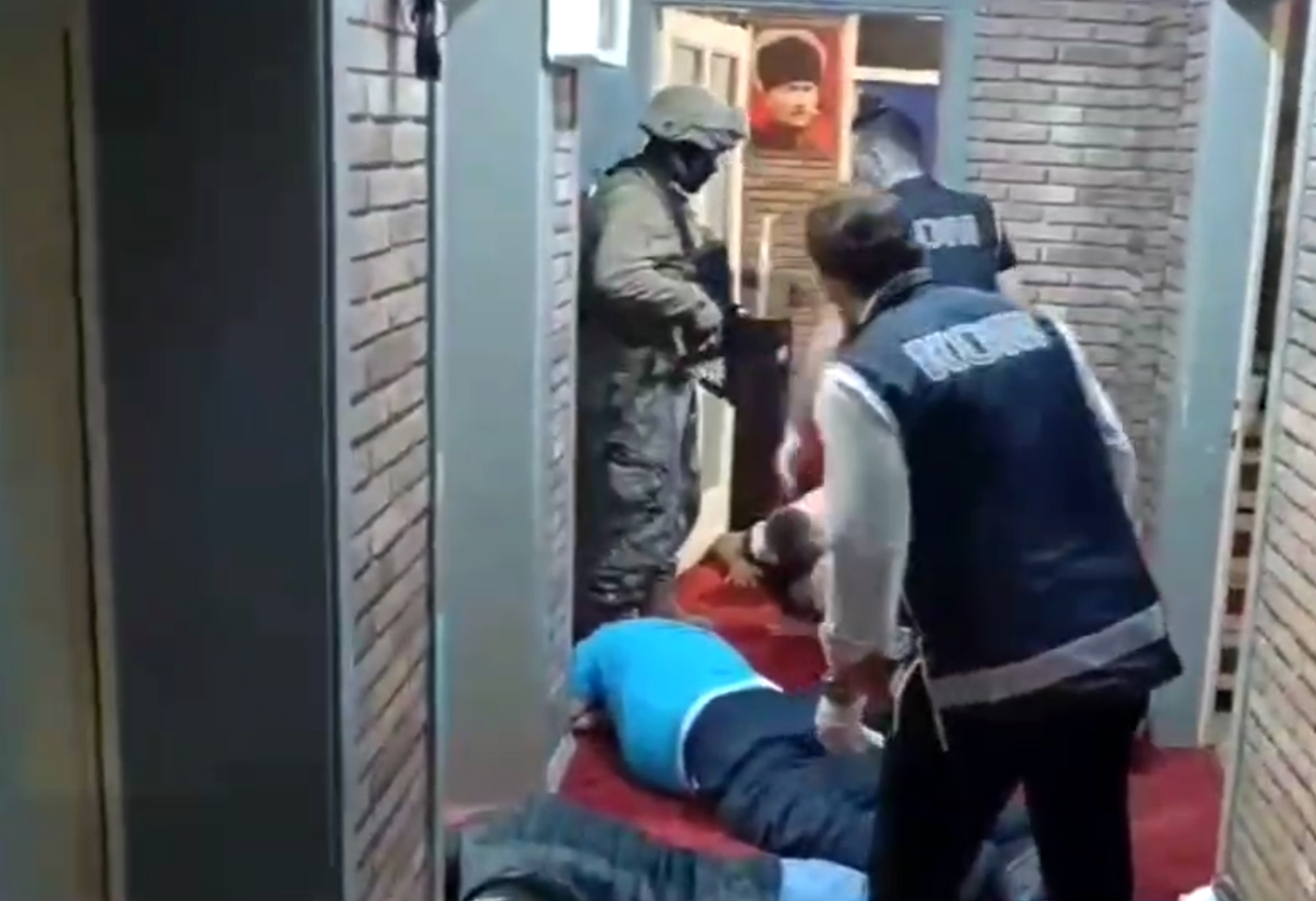 'Tatarlar' suç örgütüne operasyon; 12 gözaltı