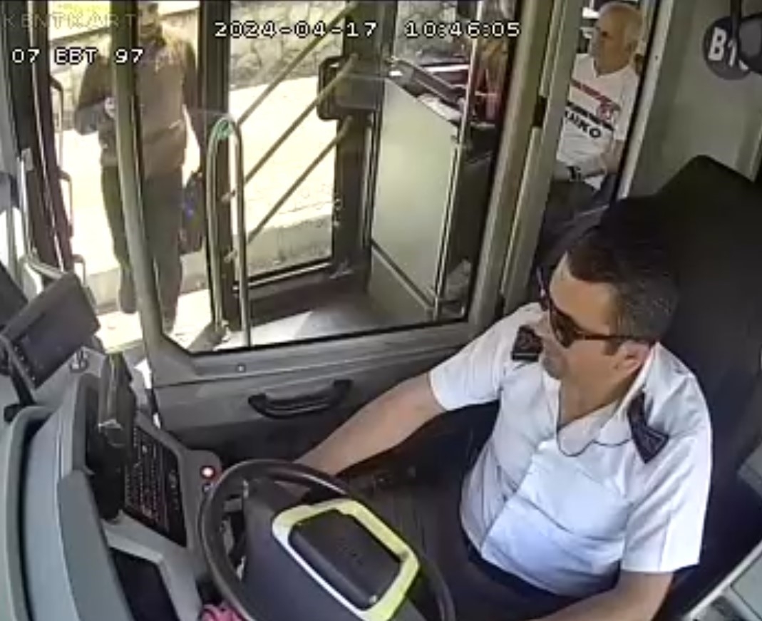 Tır şoförünün 100 bin TL'sini teslim eden halk otobüsü şoförü: "Helal paraymış"