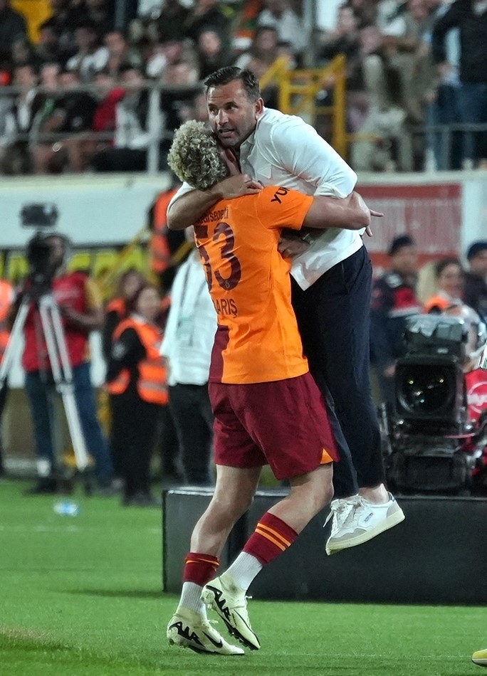 Trendyol Süper Lig: Alanyaspor: 0 - Galatasaray: 4