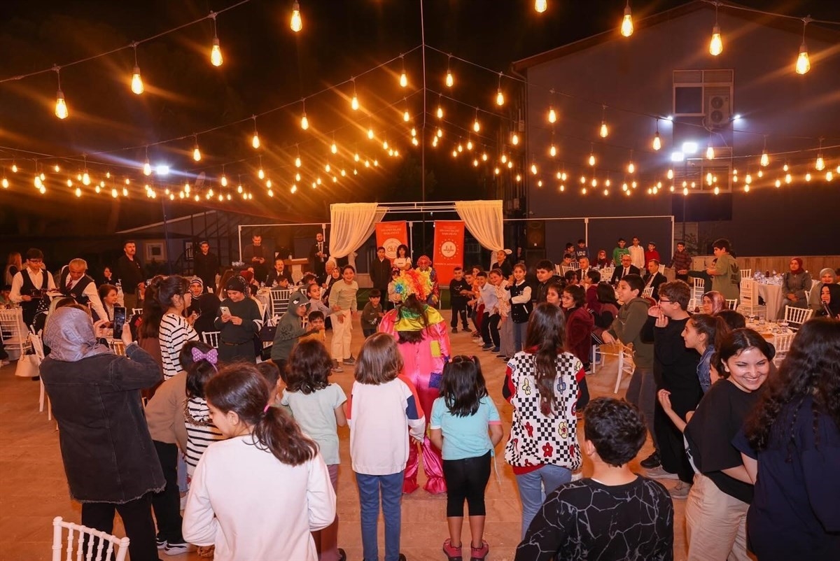 Vali Pehlivan, İl Müftülüğünün iftar programına katıldı