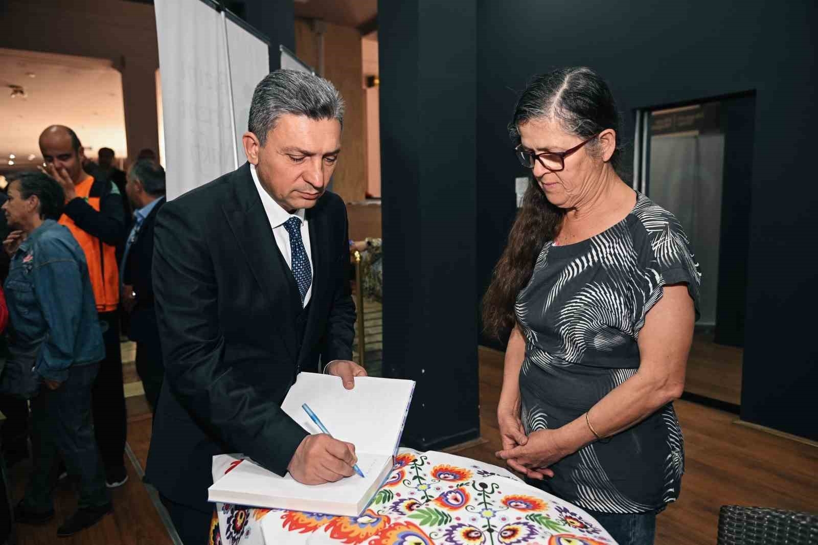 Vali Şahin: "Otizmli evlatlarımızı topluma kazandırmak görevimizdir"