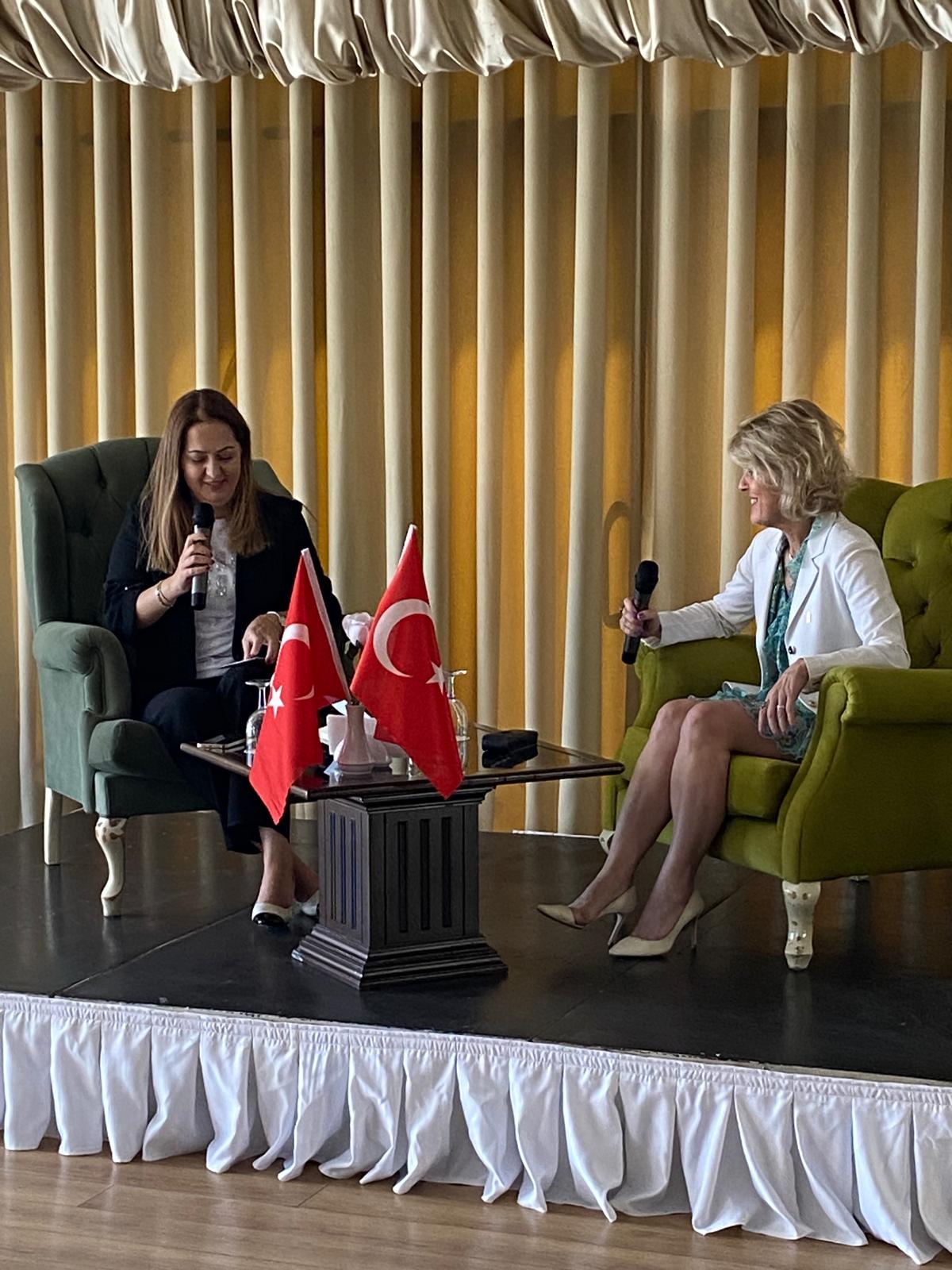 Meltem Demir'den imza günü