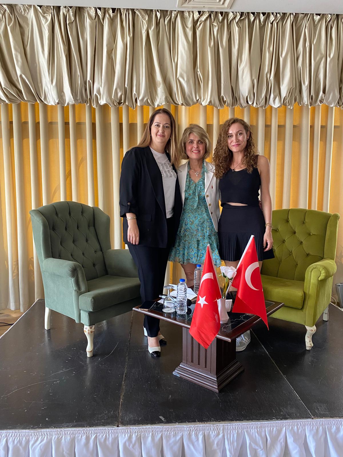 Meltem Demir'den imza günü