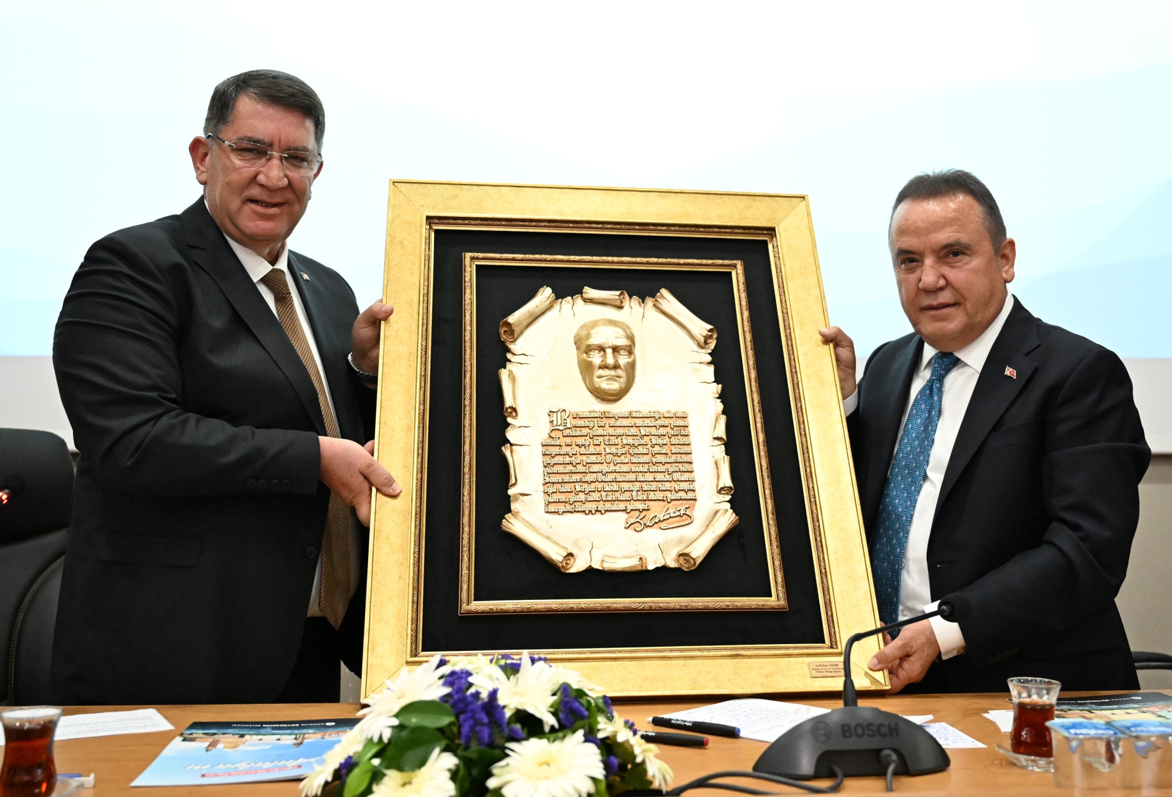 AESOB'tan Başkan Böcek'e hayırlı olsun ziyareti