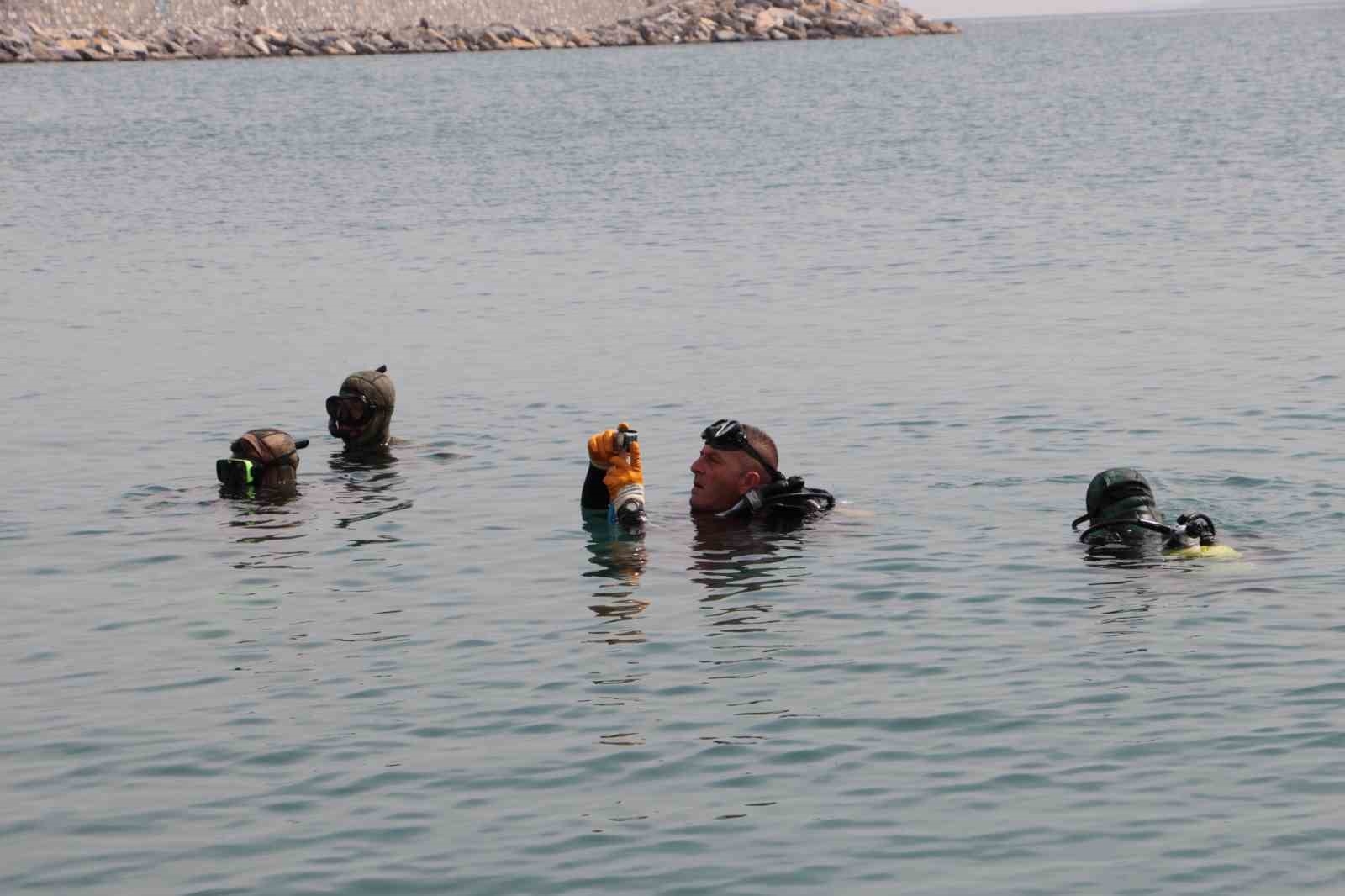 Akdeniz'den balık yerine sandalye, lastik ve merdiven çıktı