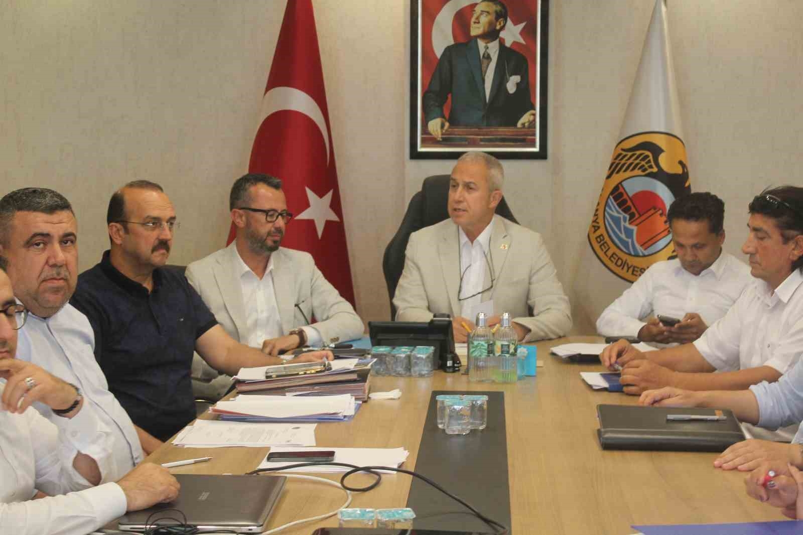 Alanya Belediye Başkanı Özçelik: "Suya yapılan zam oranı diğer firmaların altında"