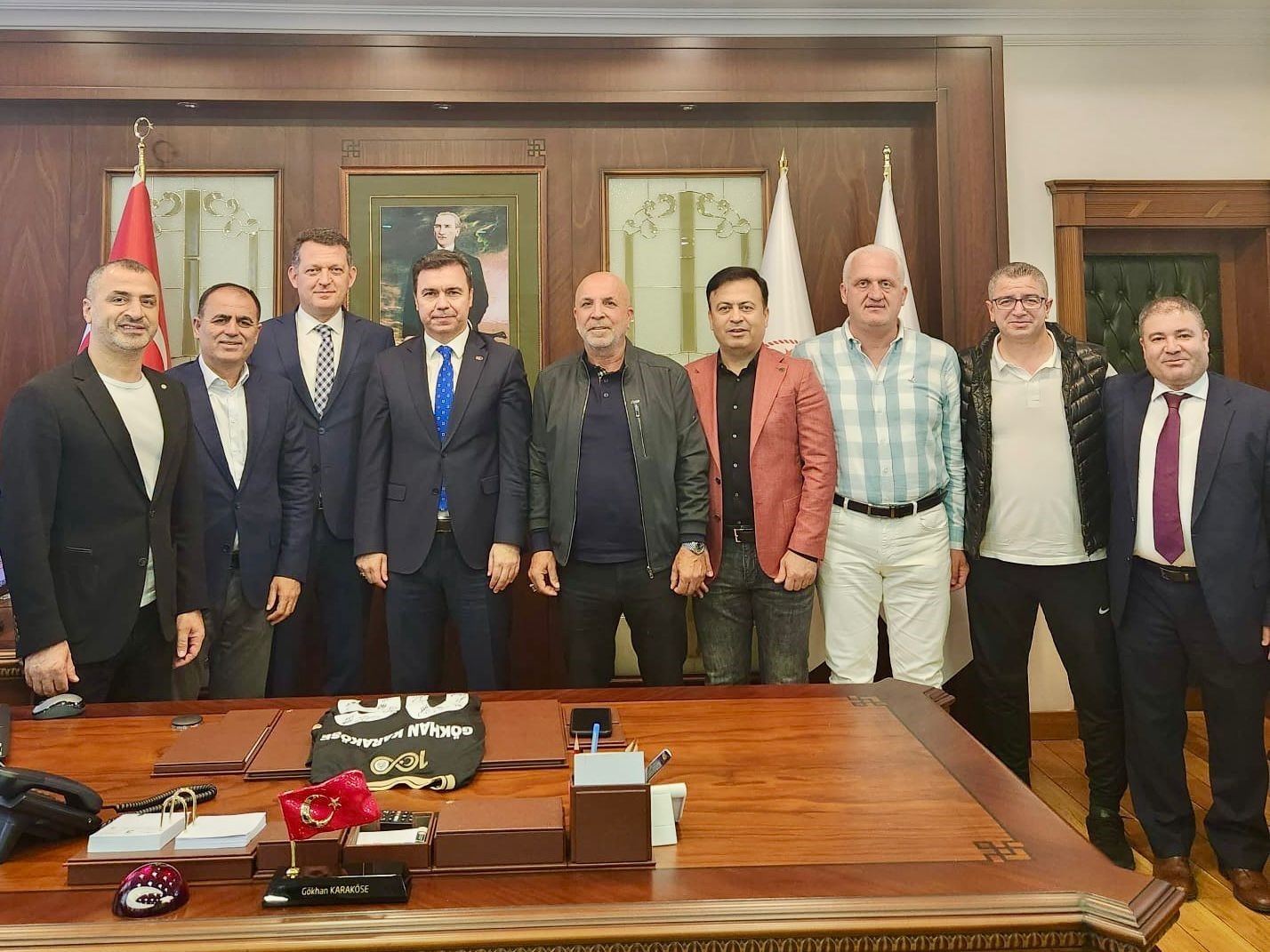 Ankara Cumhuriyet Başsavcısı Karaköse'ye Alanyaspor forması