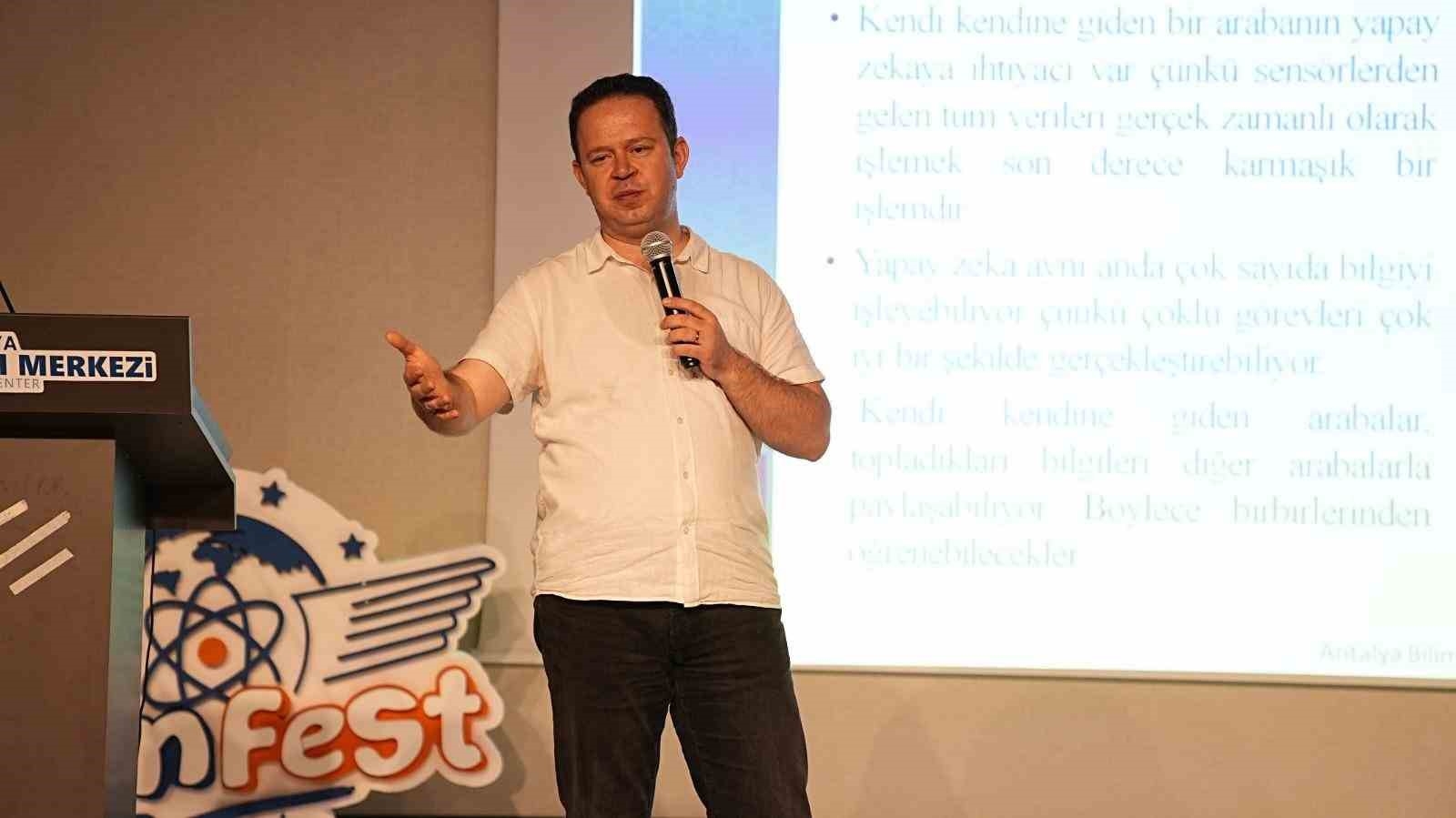 Antalya Bilim Merkezi'nde yapay zeka teknolojileri anlatıldı