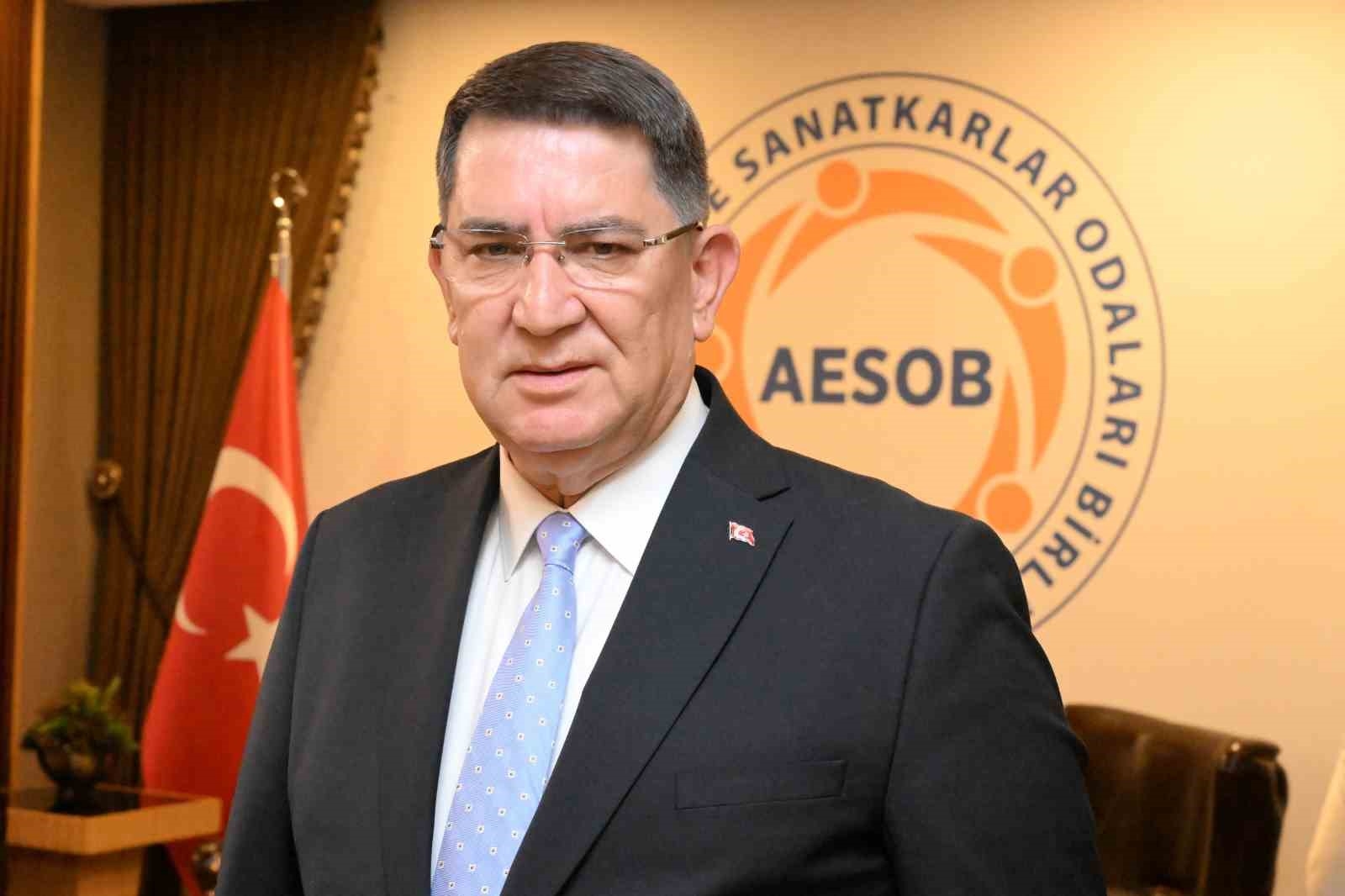 Antalya protokolü 19 Mayıs Atatürk'ü Anma Gençlik ve Spor Bayramı nedeniyle mesajlar yayınladılar. İşte o mesajlar