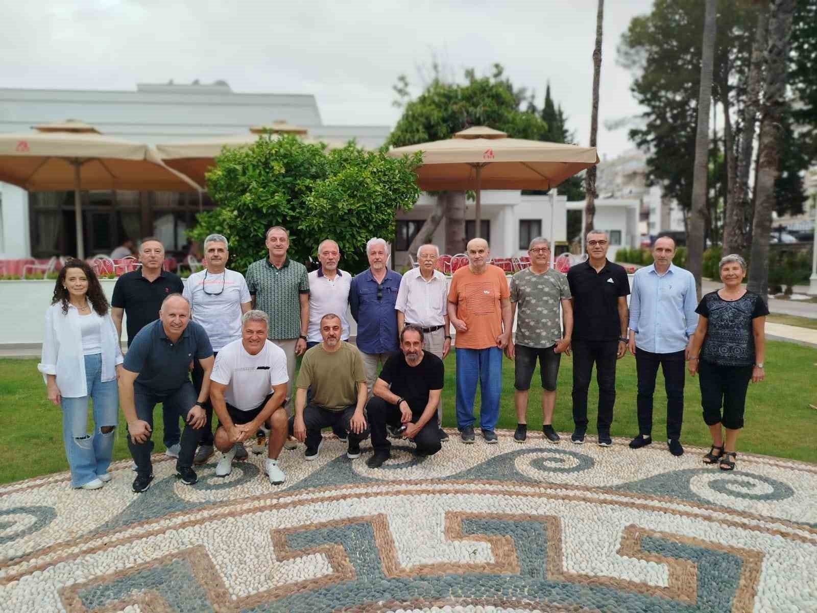 Antalya Yolspor efsaneleri yıllar sonra bir araya geldi