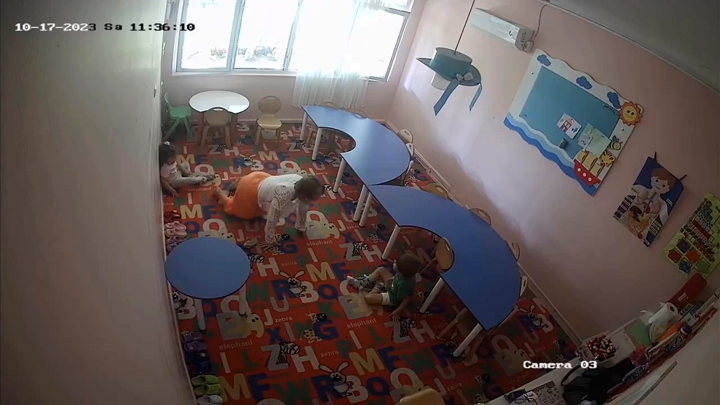Antalya'da 2 çocuğa şiddet uygulayan kreş sahibi tutuklandı; olay anı kamerada
