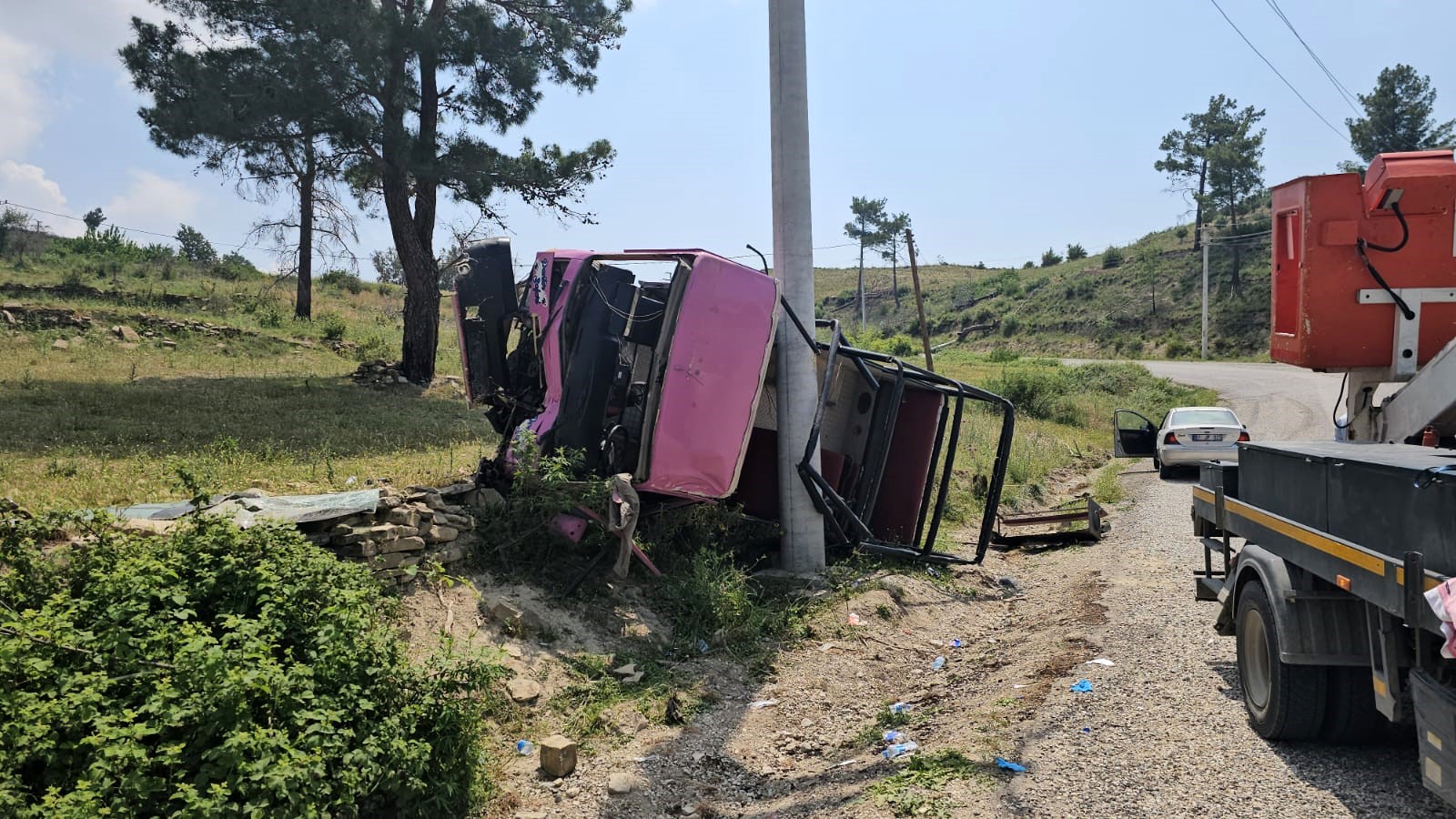 Antalya'da safari araçları çarpıştı: 13'ü turist 16 yaralı; kaza öncesi su savaşı yapıyorlarmış