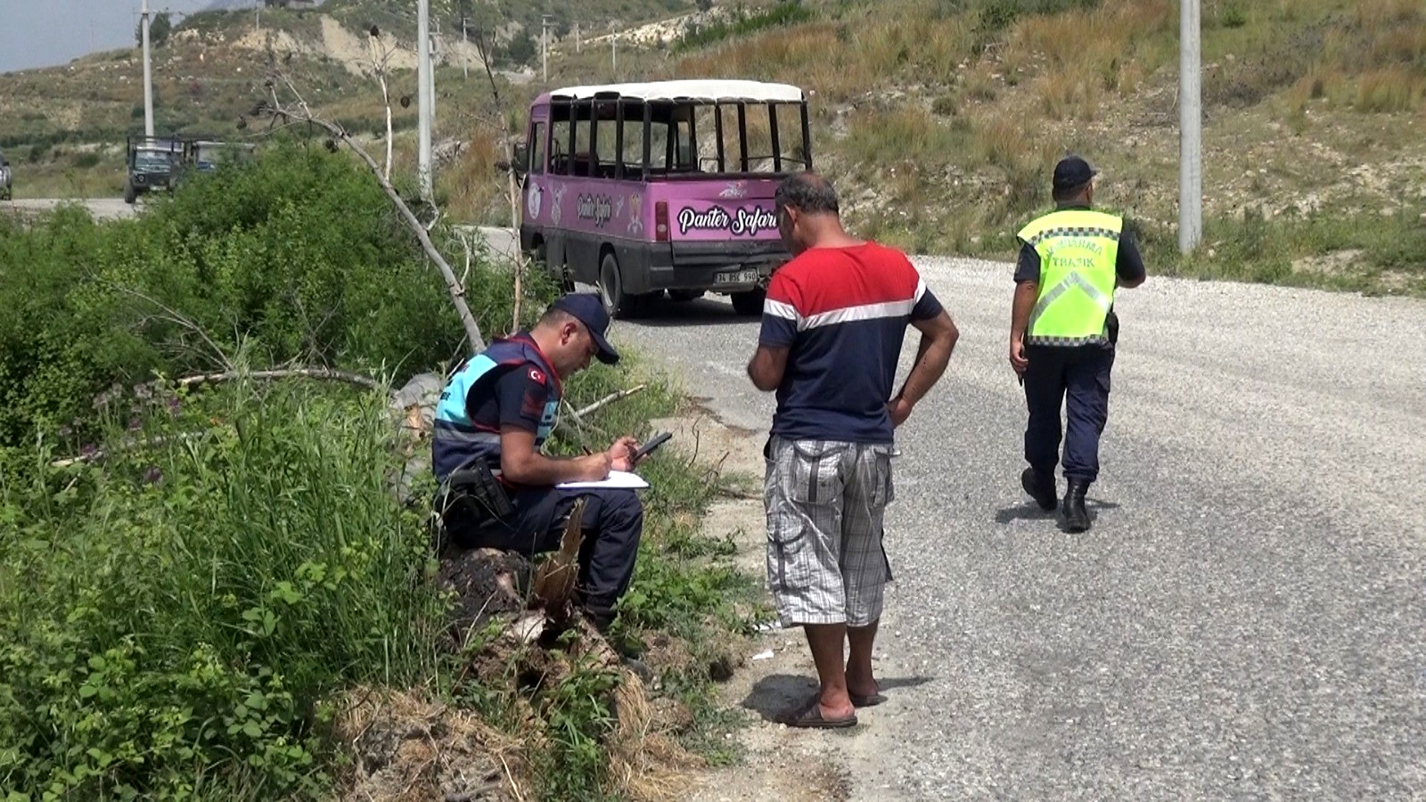 Antalya'da safari araçları çarpıştı: 13'ü turist 16 yaralı; kaza öncesi su savaşı yapıyorlarmış