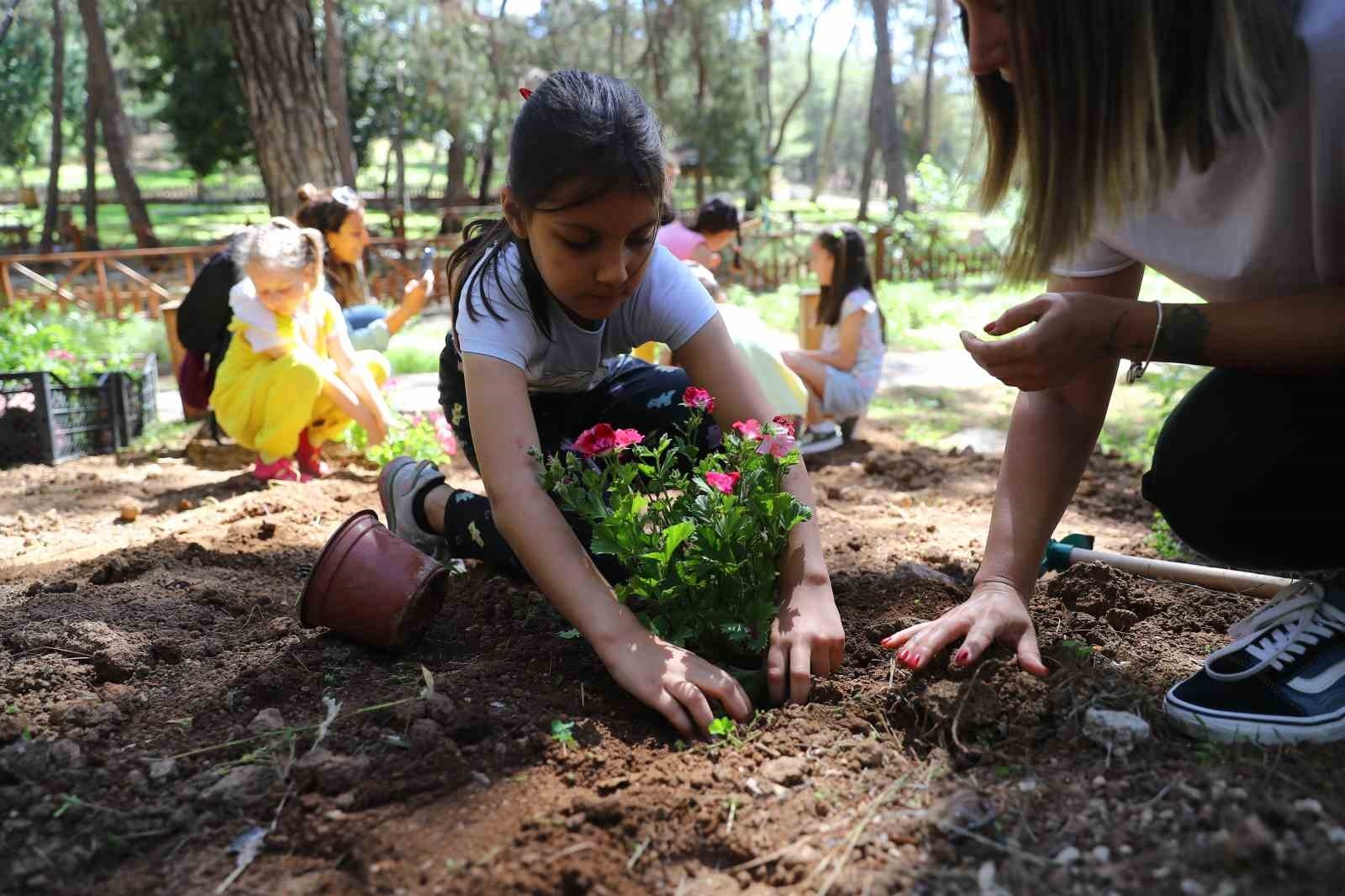 Büyükşehir'in 'Koku Bahçesi' ilgi görüyor