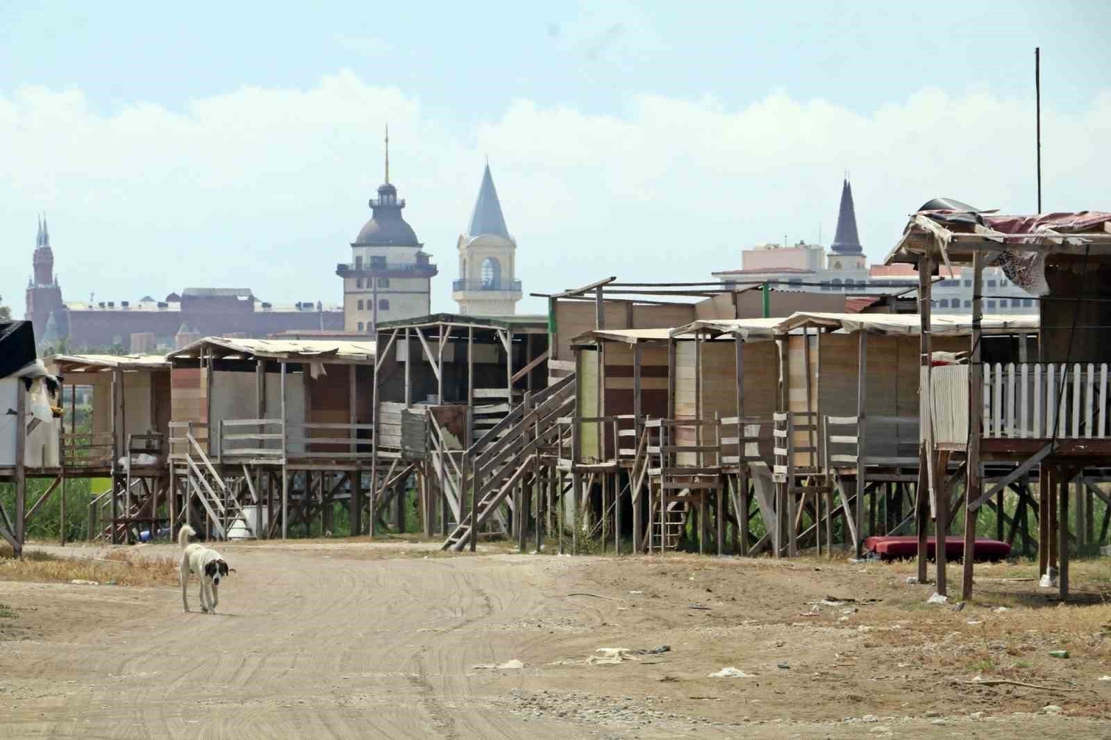 Denize sıfır, 5 yıldızlı otellere komşu çardakların son turizm sezonu