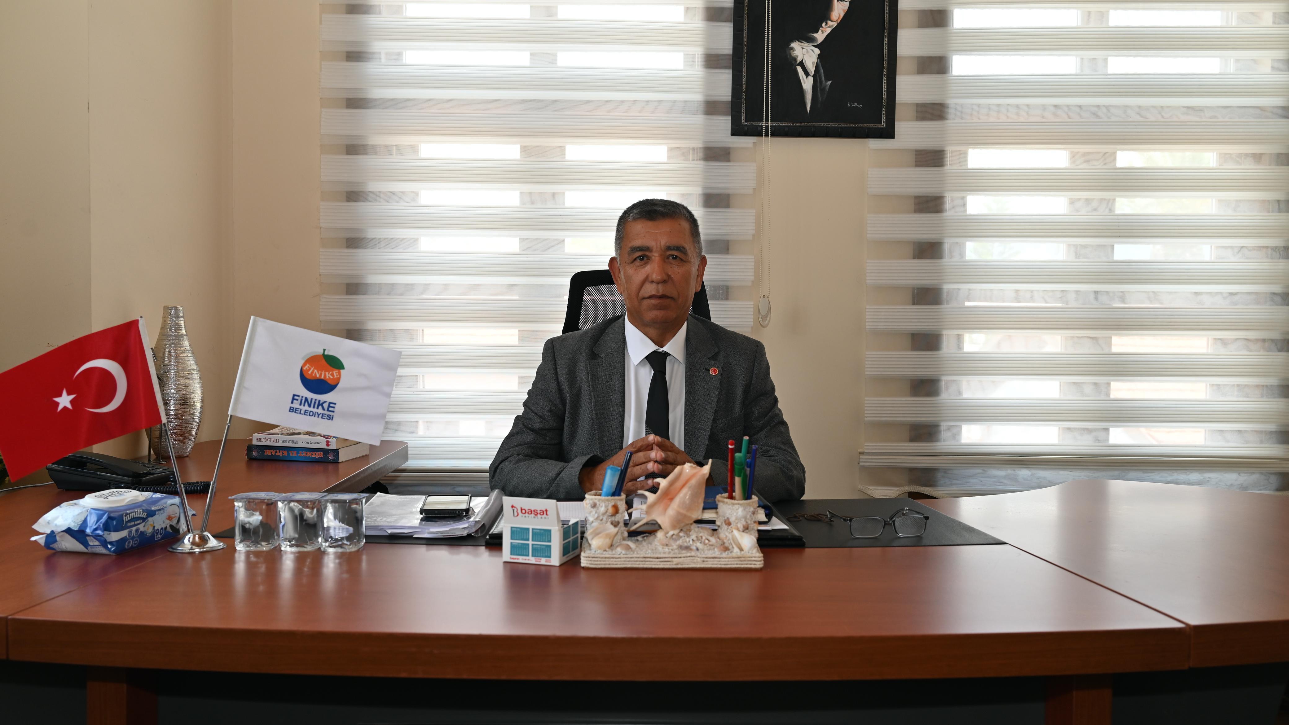 Finike Belediyesi'nde başkan yardımcıları belirlendi