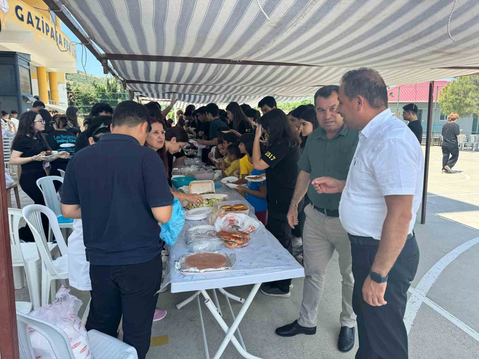 Gazipaşa Fen Lisesi'nde Hatay'a destek panayırı düzenlendi