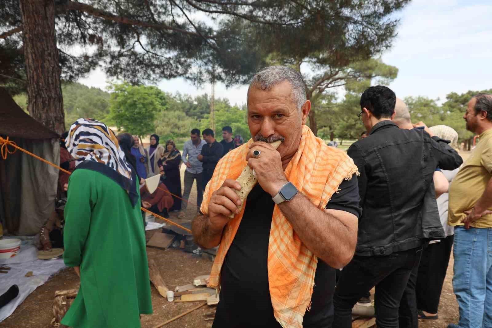 Kahramanmaraş'ta Yörüklerin bazlama şenliği