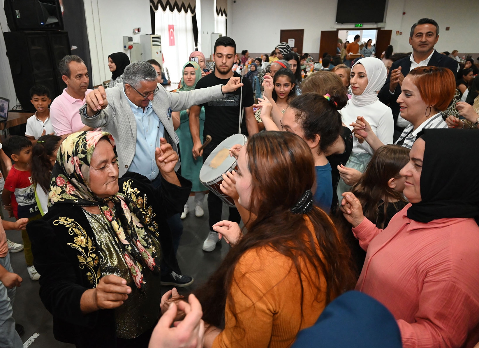 Kemer Belediyesi'nden Anneler Günü etkinliği