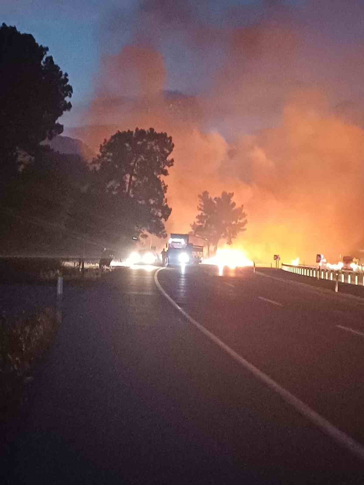 Kemer'de çıkan orman yangını kontrol altına alındı