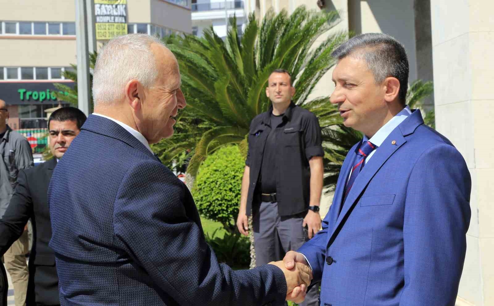 KKTC Meclis Başkanı Töre, Vali Şahin ile bir araya geldi