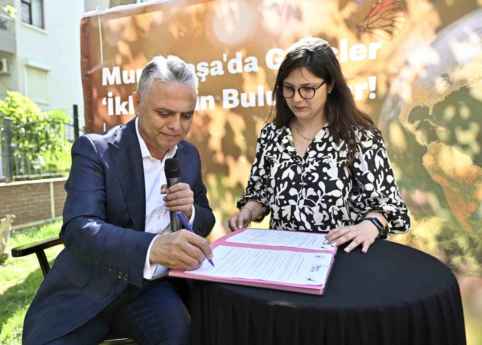 Muratpaşa Belediye Başkanı Uysal, gençlerle buluştu