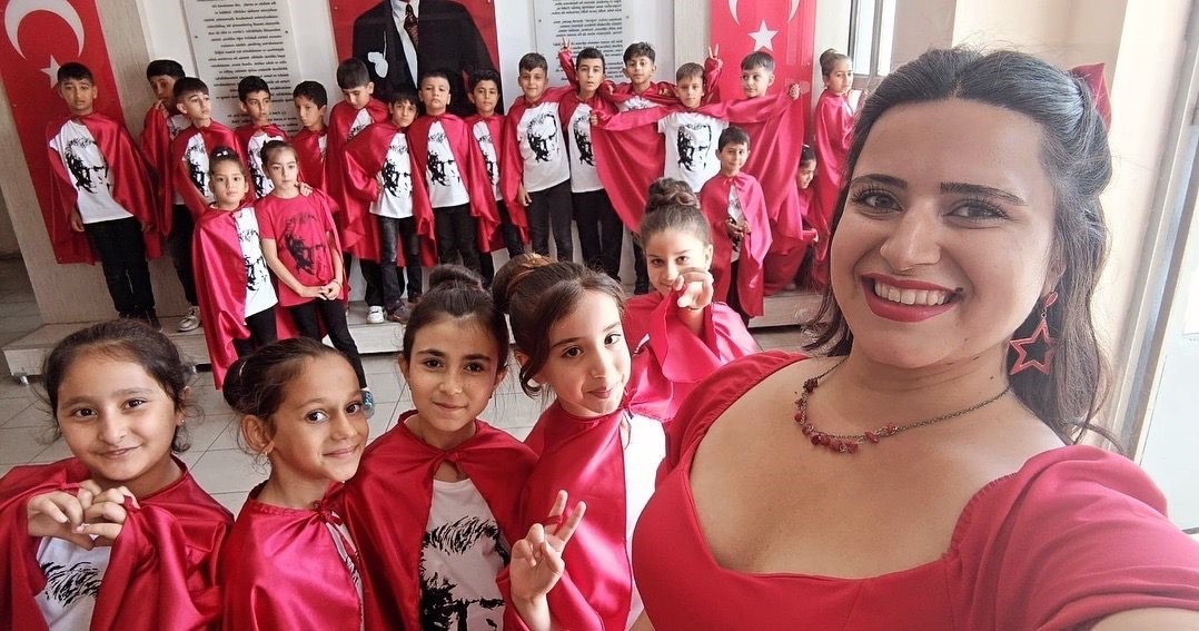 Öğrenci velileri okulları için hayır satışında buluştu