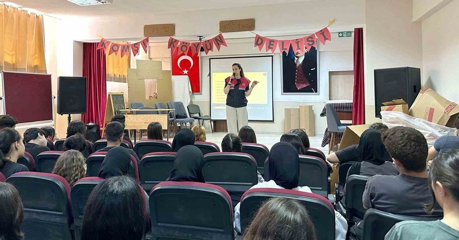 Öğrencilere 'siber farkındalık' eğitimi