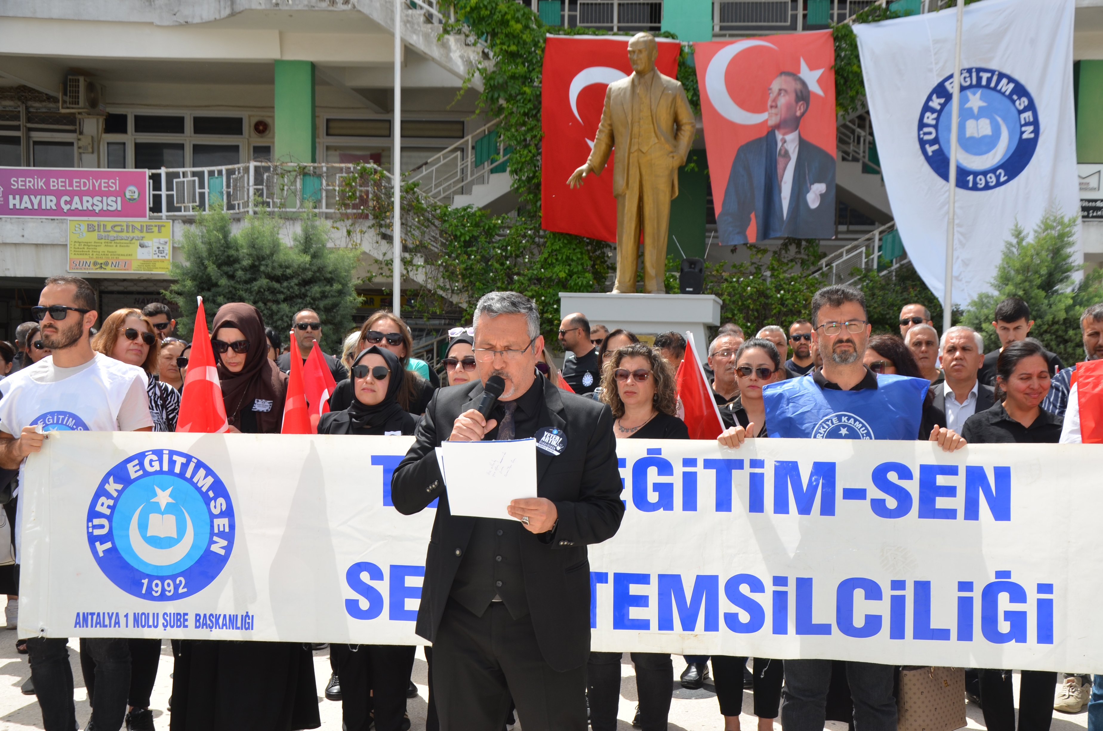 Öğretmenlerden şiddete karşı eylem
