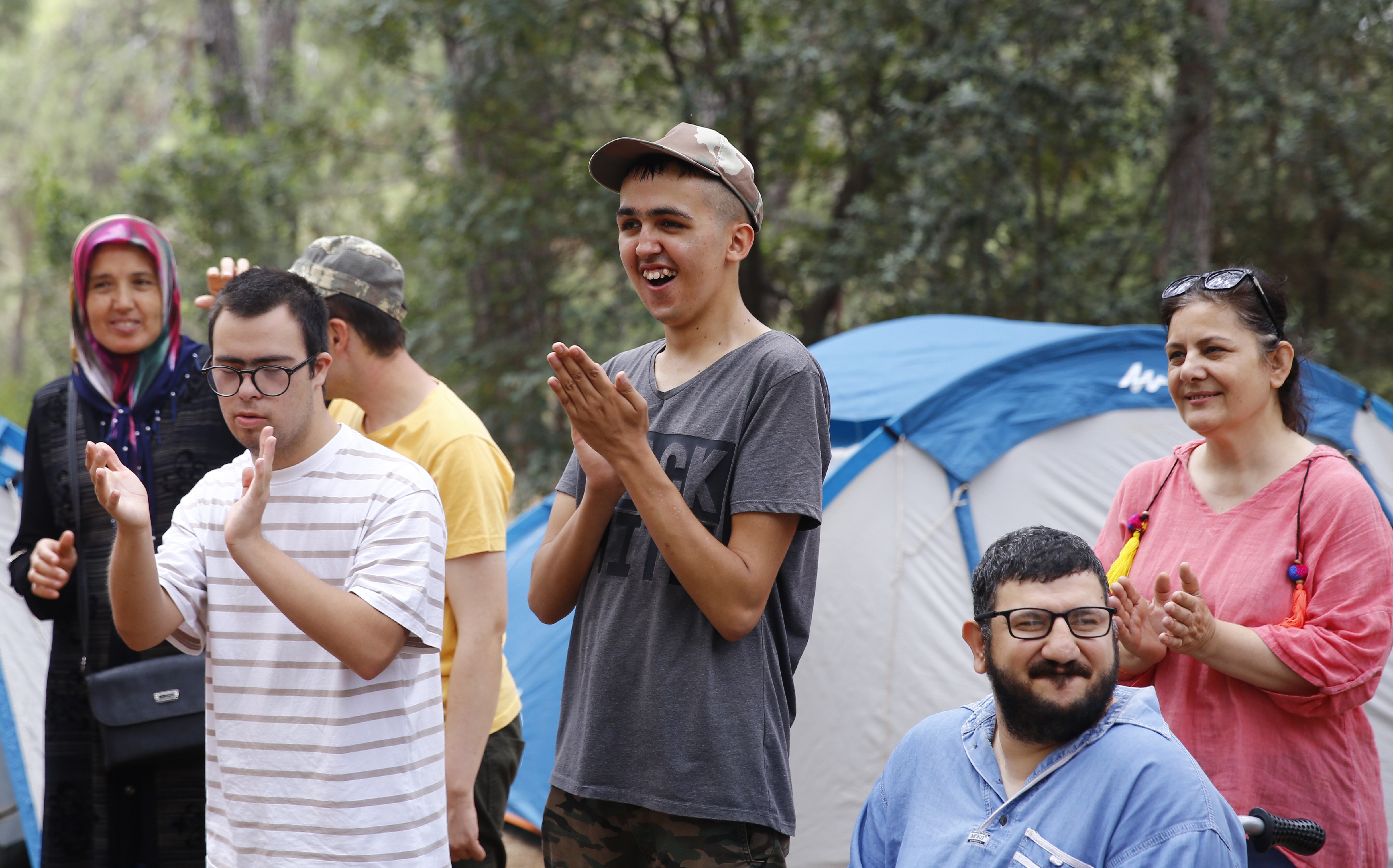 Antalya'da Farklı Bir Kamp Deneyimi: Özel Gençler Gençlik Kampı'nda!