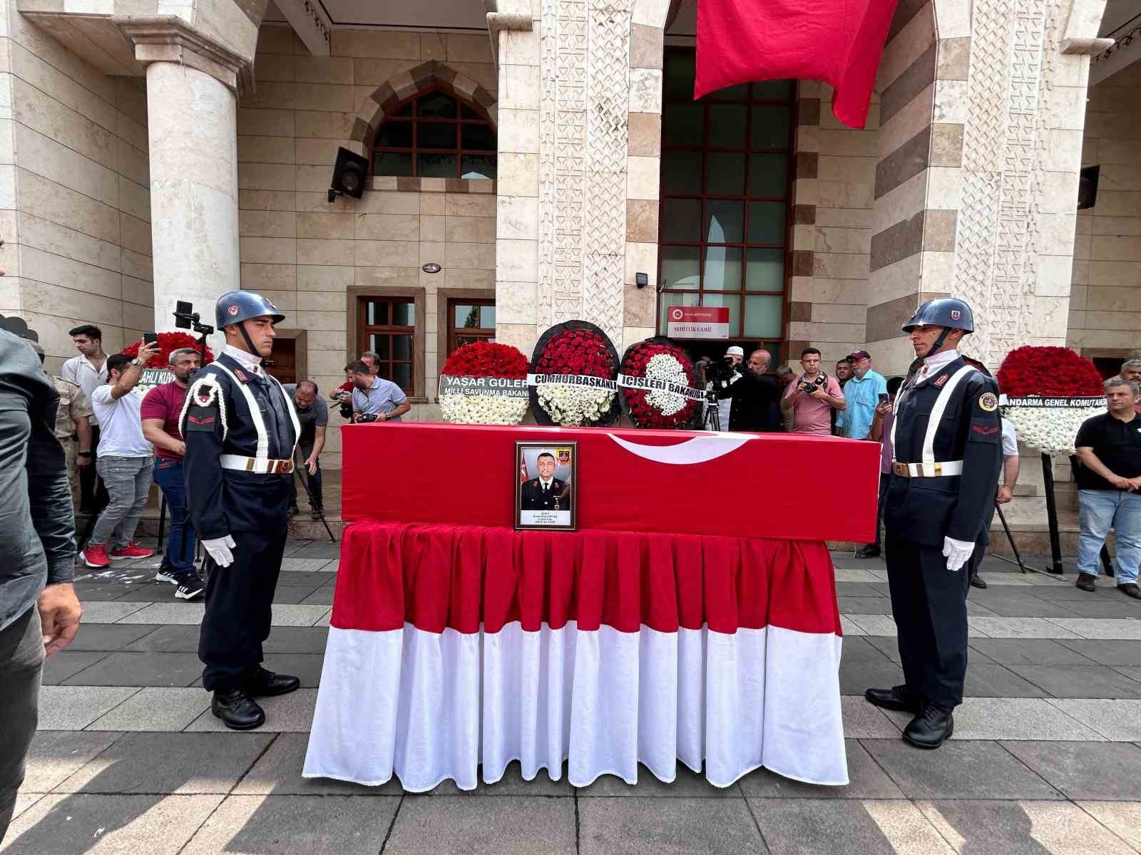 Şehit Uzman Çavuş Ertaş'a hüzünlü veda