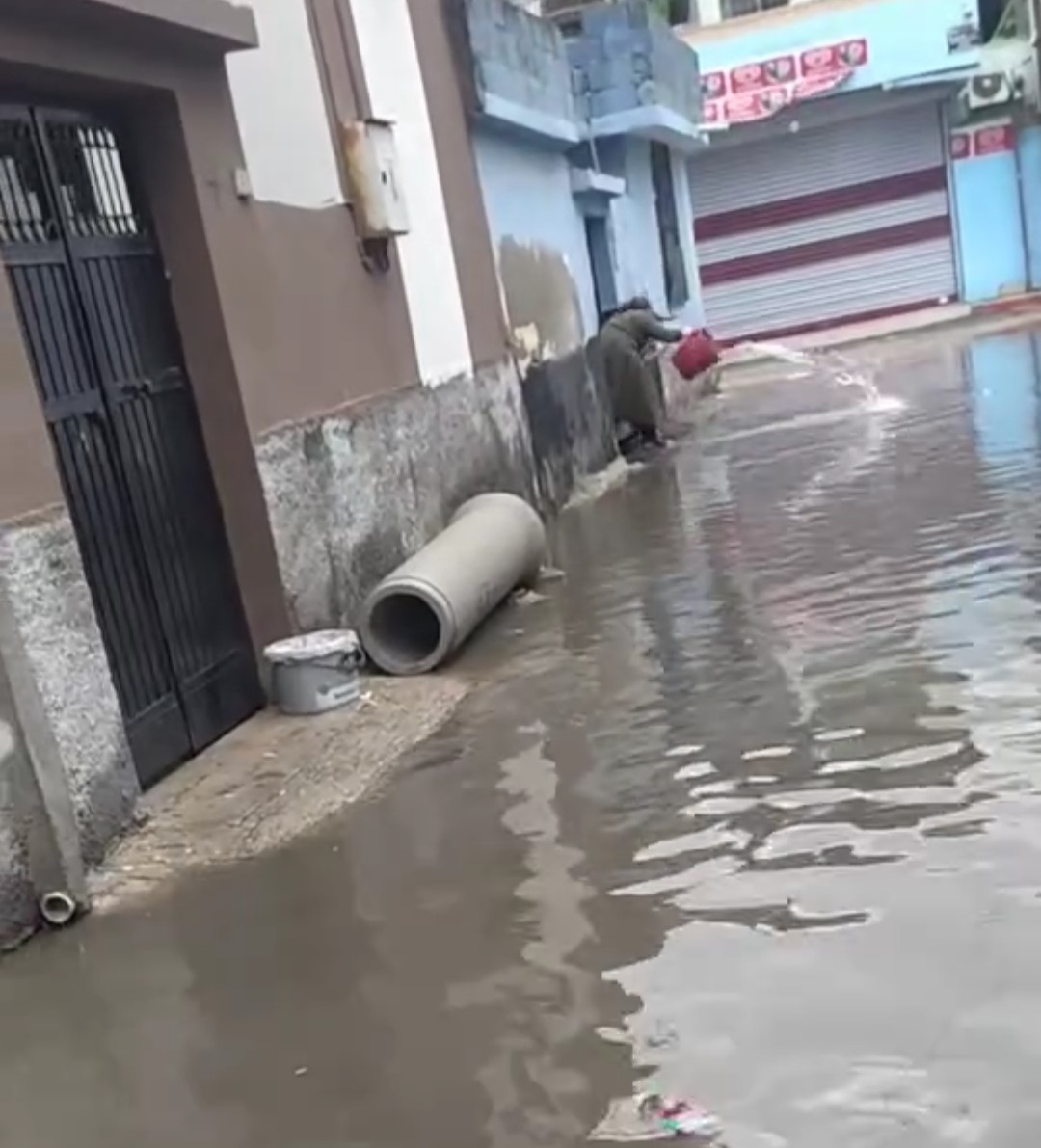 Sulama kanalı değil yol