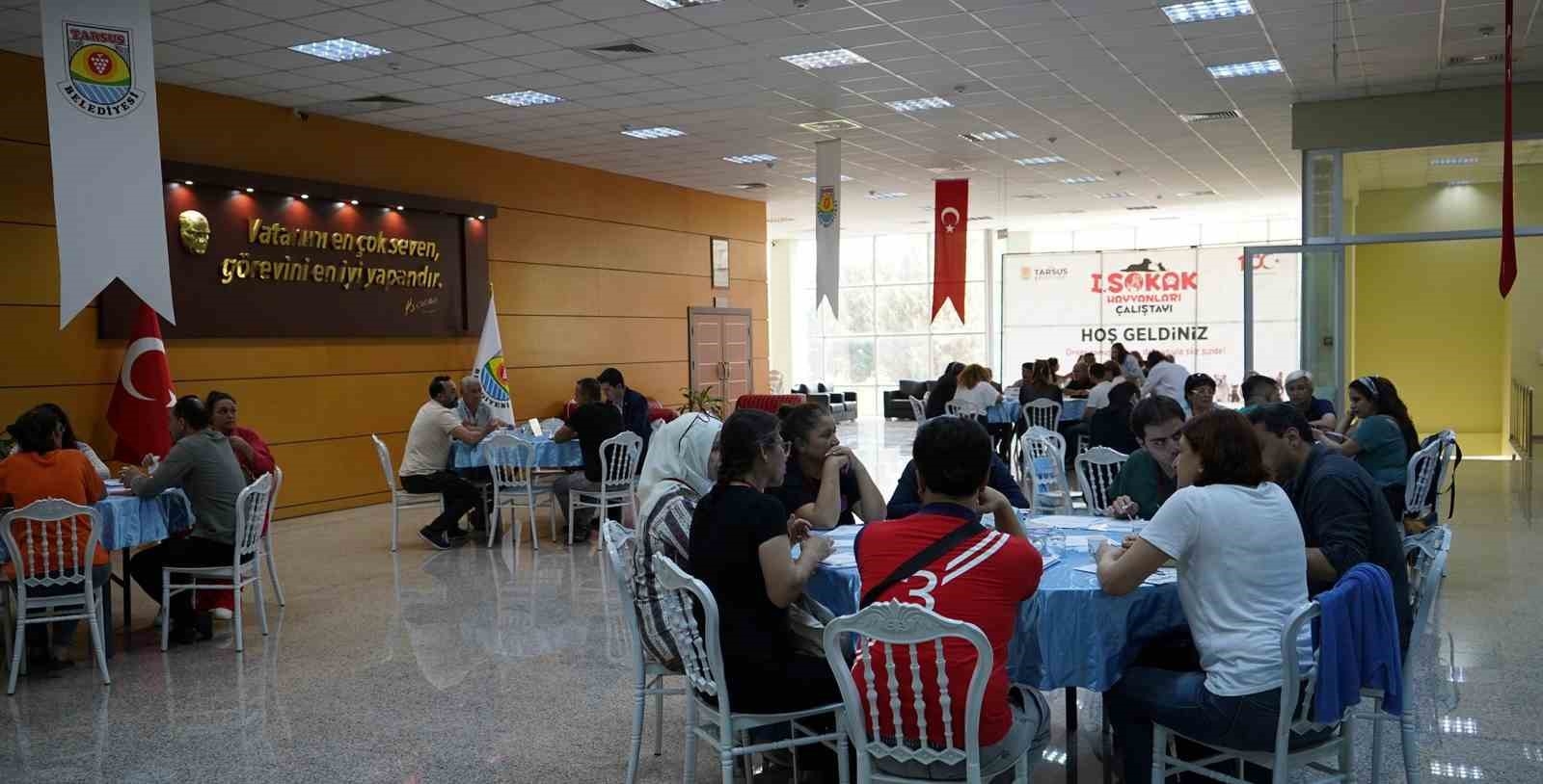 Tarsus'ta 1. Sokak Hayvanları Çalıştayı yoğun ilgi gördü