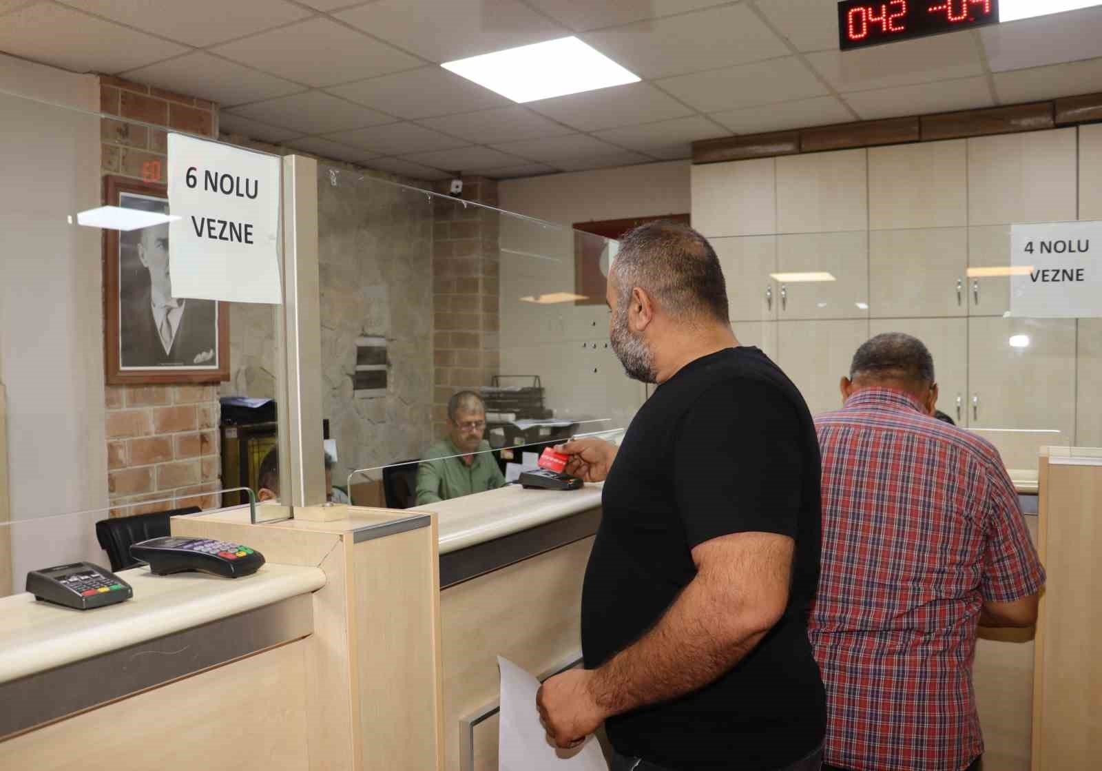 Toroslar Belediyesinde vezneler hafta sonu açık