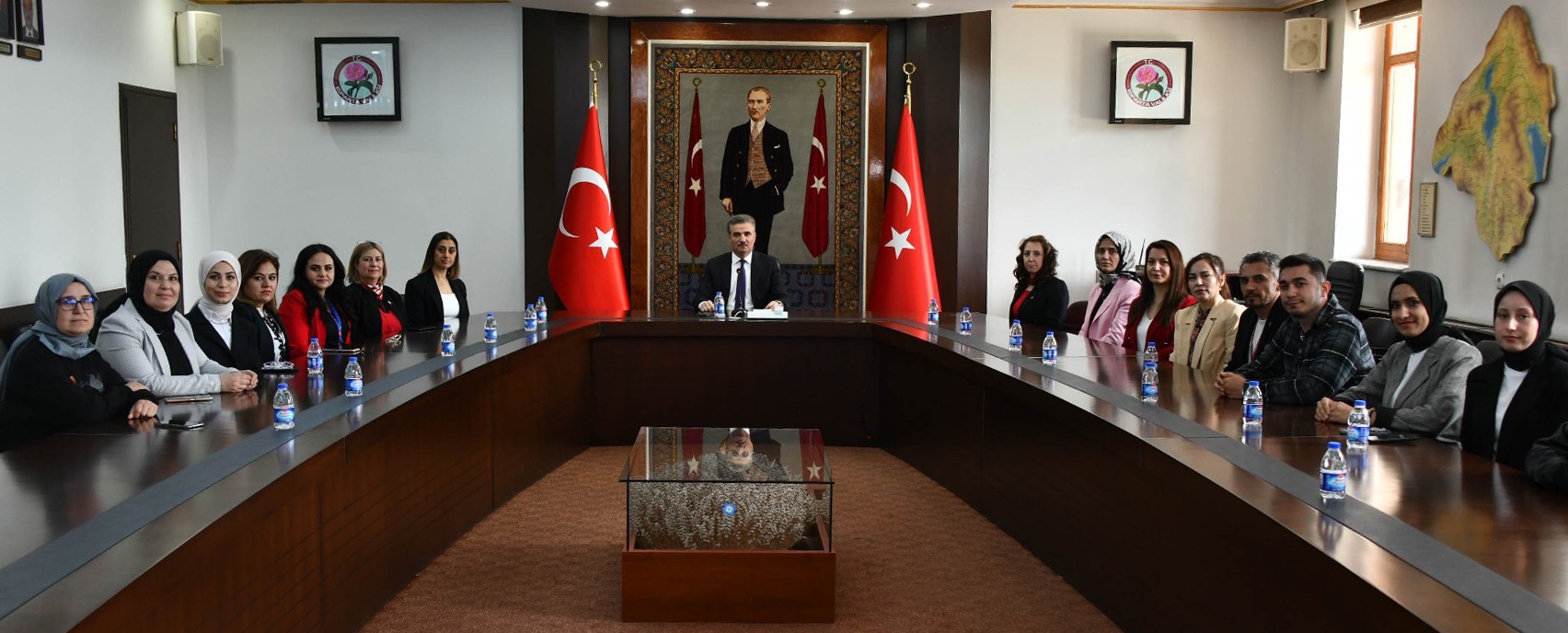 Vali Baruş hemşirelerin gününü kutladı