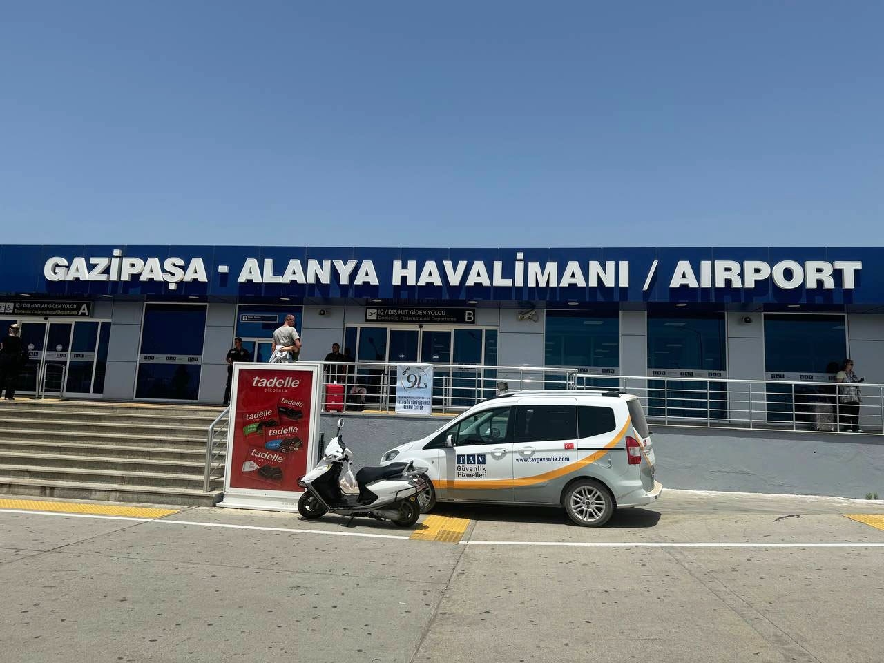 Yoğun sis THY Alanya yolcularını mağdur etti