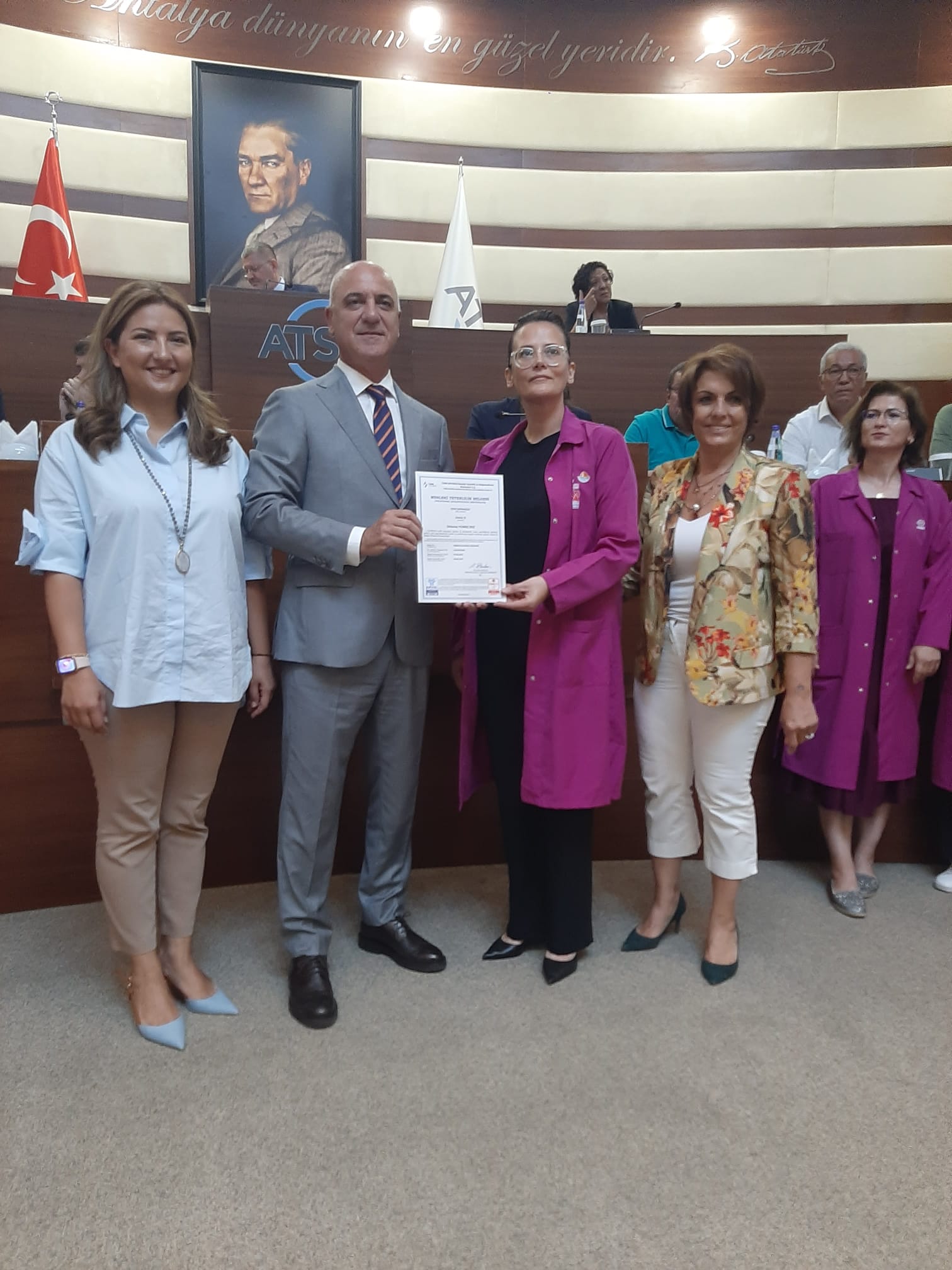 Kadın kursiyerler sertifikalarını aldı