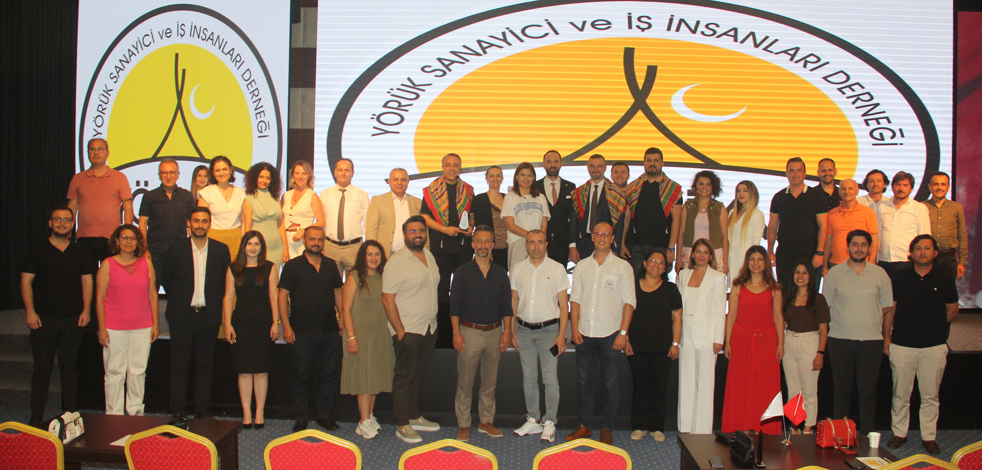 Dr. Murat Kaplan, YÖRSİAD'a İş Dünyasında Beden Dilinin Gücünü Anlattı!