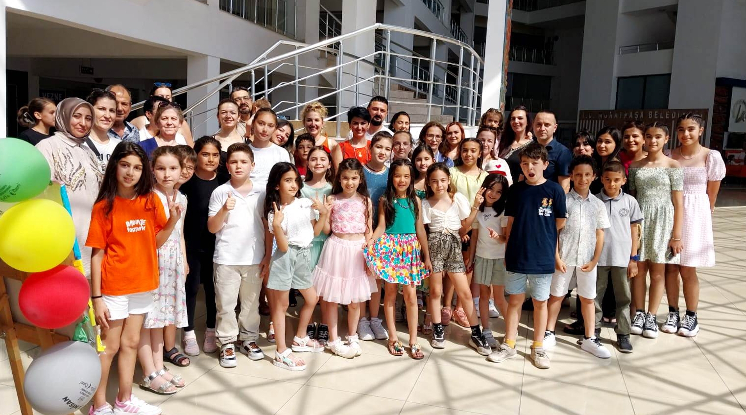 6'dan 70'e ressamlar sergisi