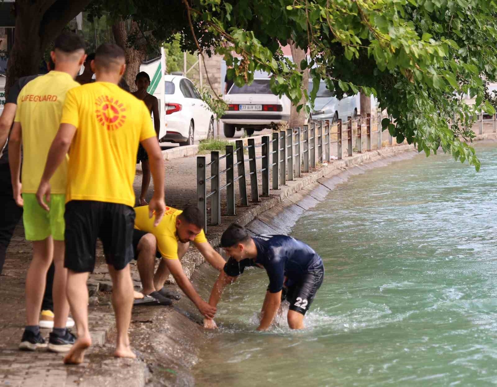 Adana'da iki haftada 6 kişi boğulunca mahalleli kendi "Cankurtaran" ekibini kurdu