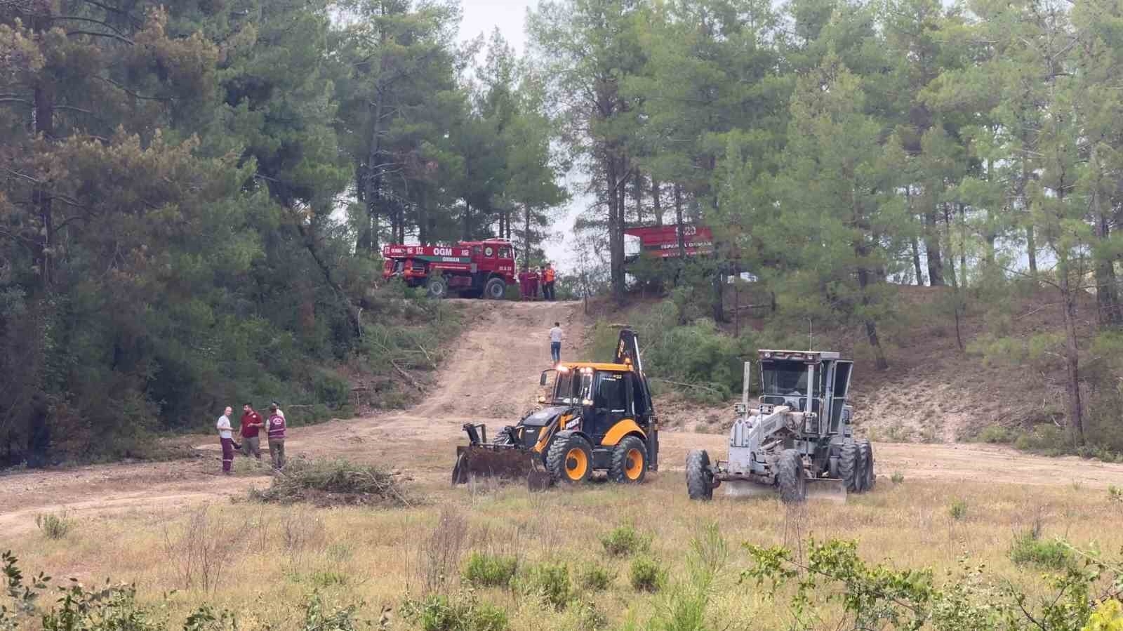 Arazide çıkan yangın ormana sıçradı, 25 dekar alan yandı